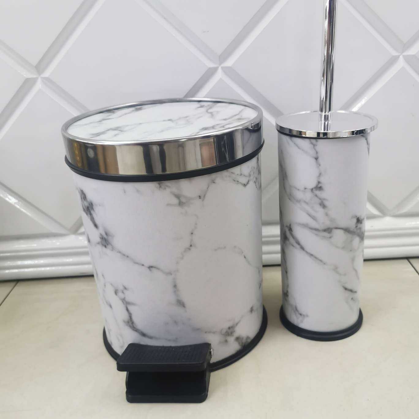 Marble-Patterned Toilet Brush details Picture