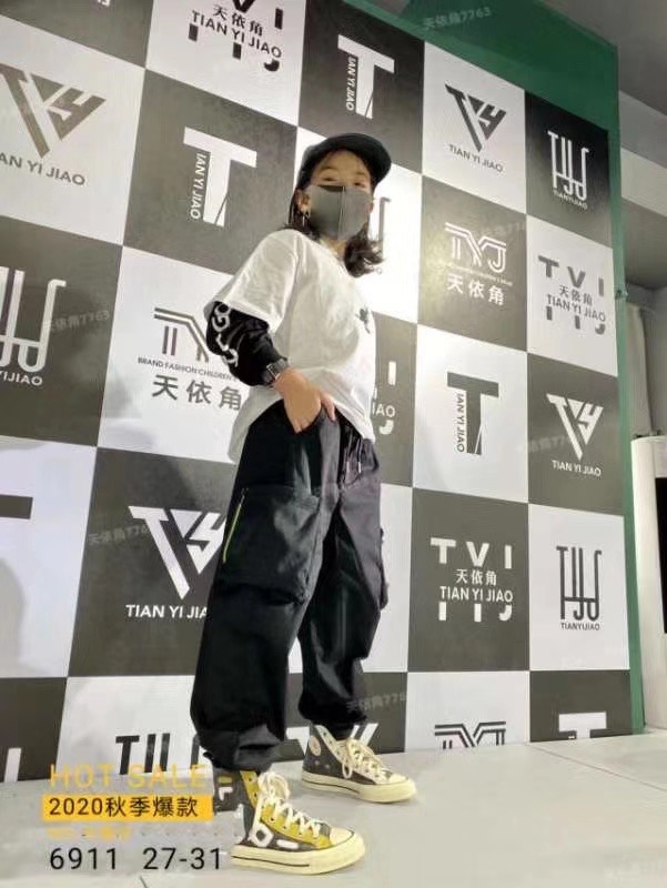Winter Cashmere Korean Casual Cargo Pants For Boys And Girls details Picture