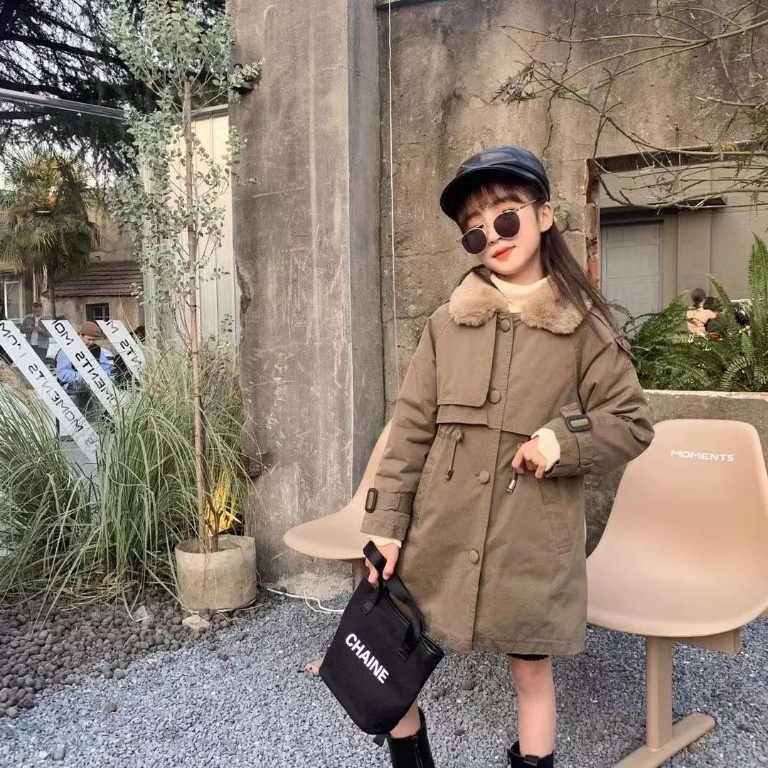 毛领女大童风衣细节图