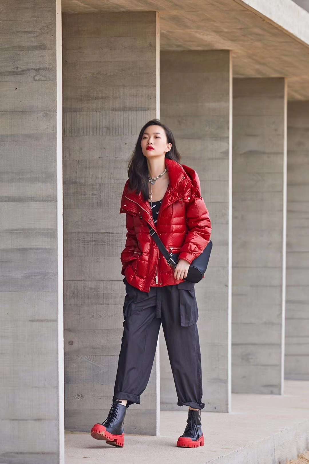 ∨十com短款羽绒服详情图1