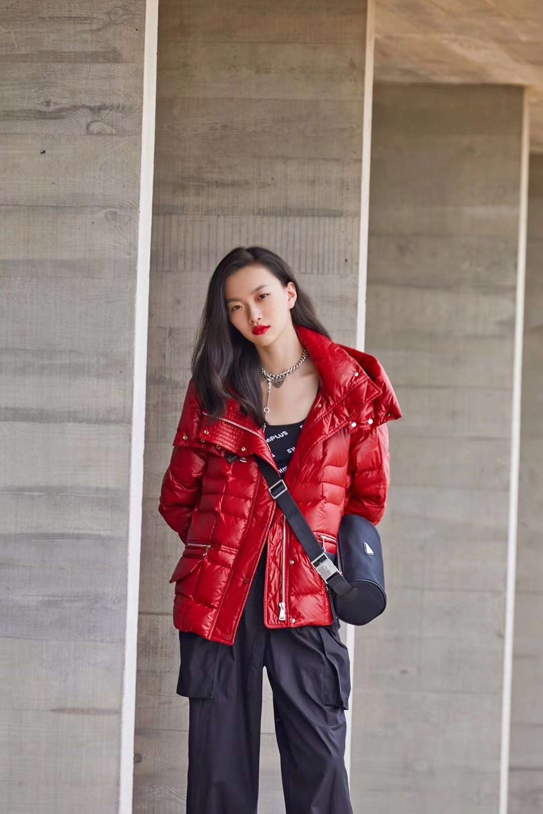 ∨十com短款羽绒服详情图3