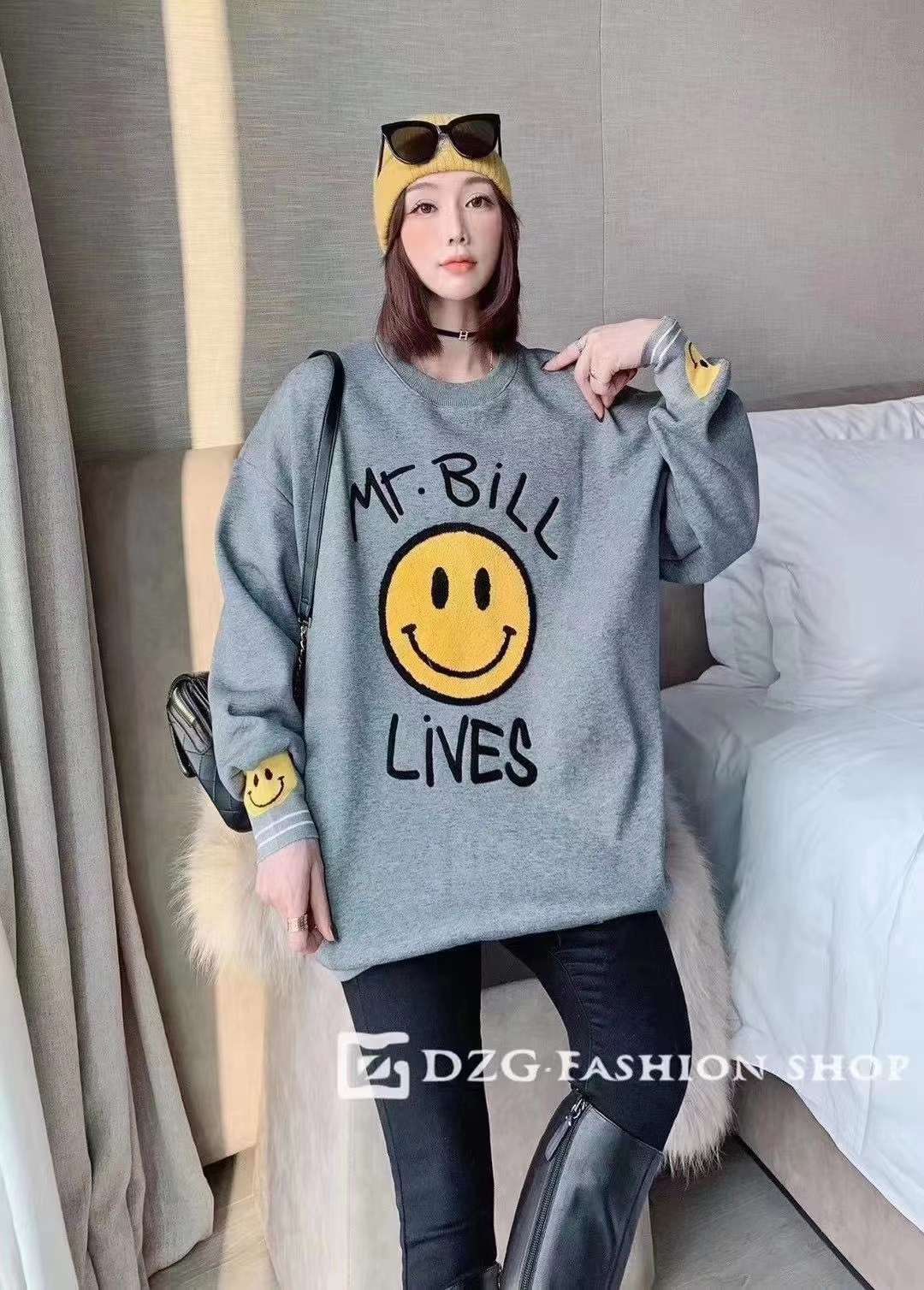 Smiley Hoodie full figure