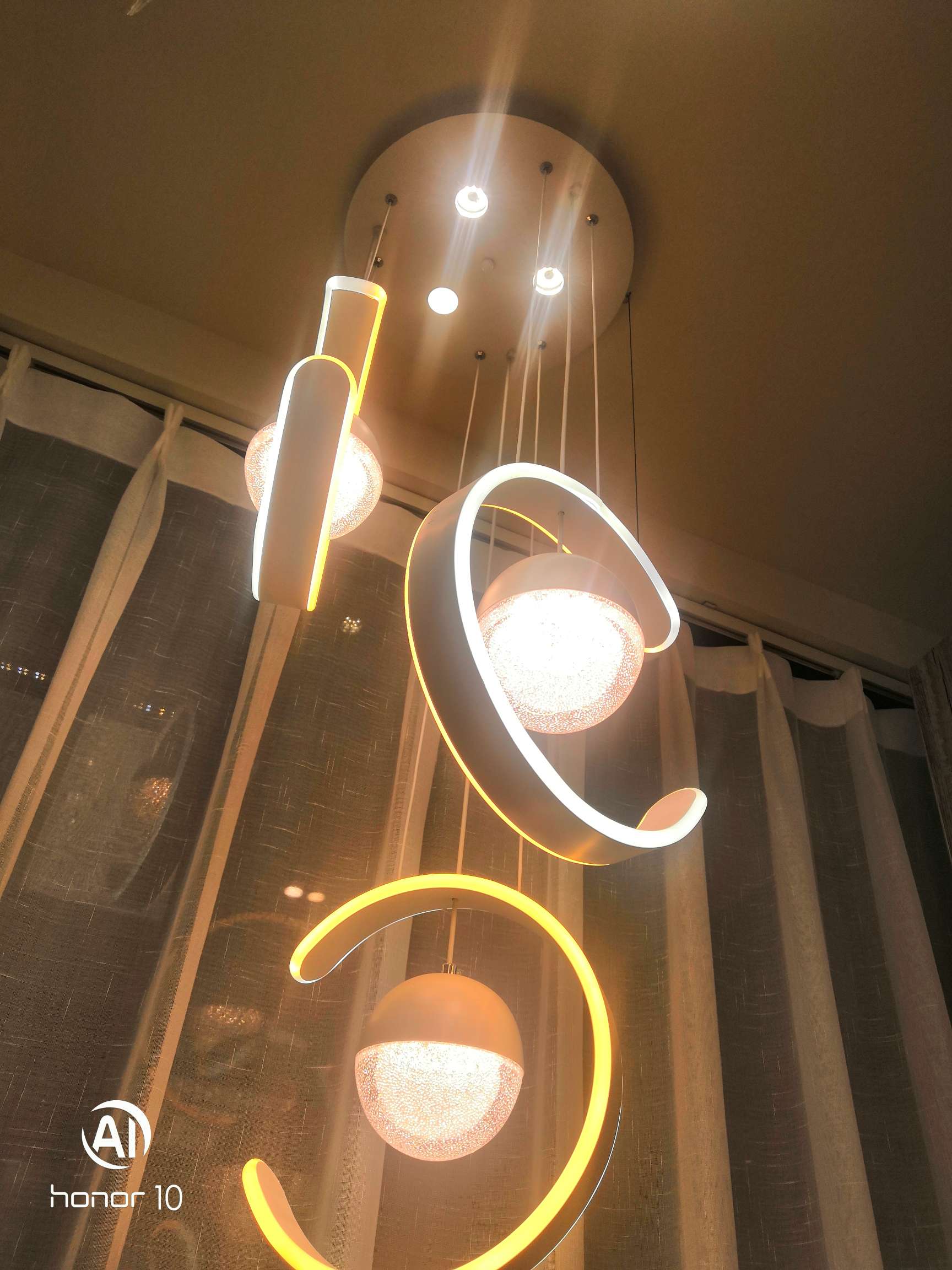 Fashionable and personalized small dining room chandelier, light luxury chandelier, living room lamp, postmodern simplicity, internet-famous crystal chandelier, bedroom and dining room lighting fixtures details Picture