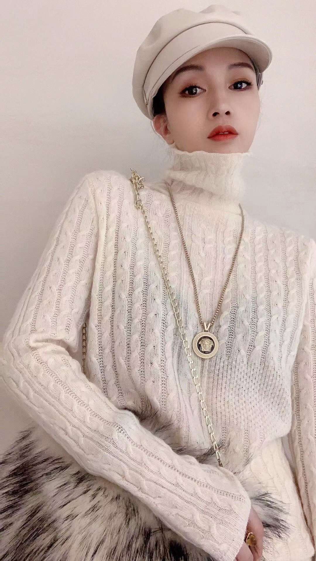 Cashmere Base Shirt Item Picture