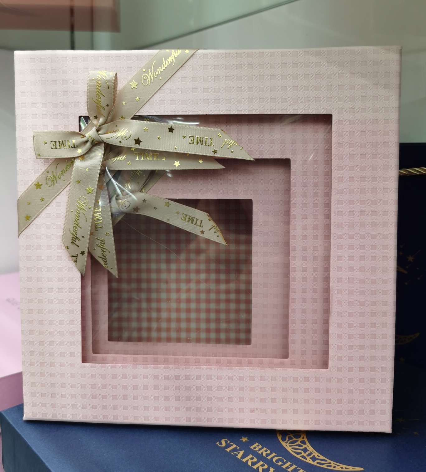 Square windowed gift box full figure