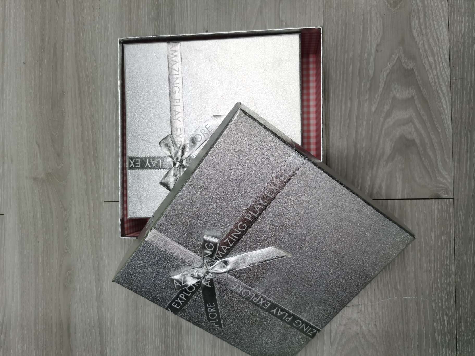 Square three-piece gift box details Picture