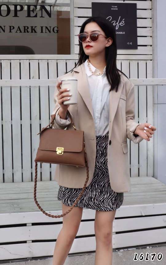 真皮女包实物图