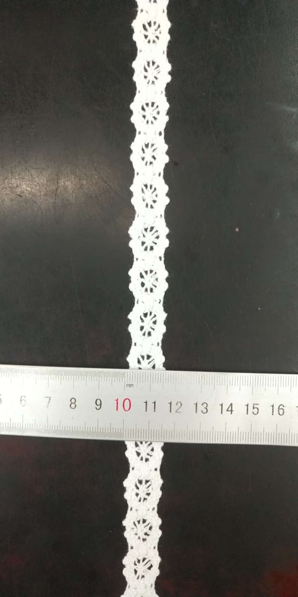 Cotton thread lace of No. 1082