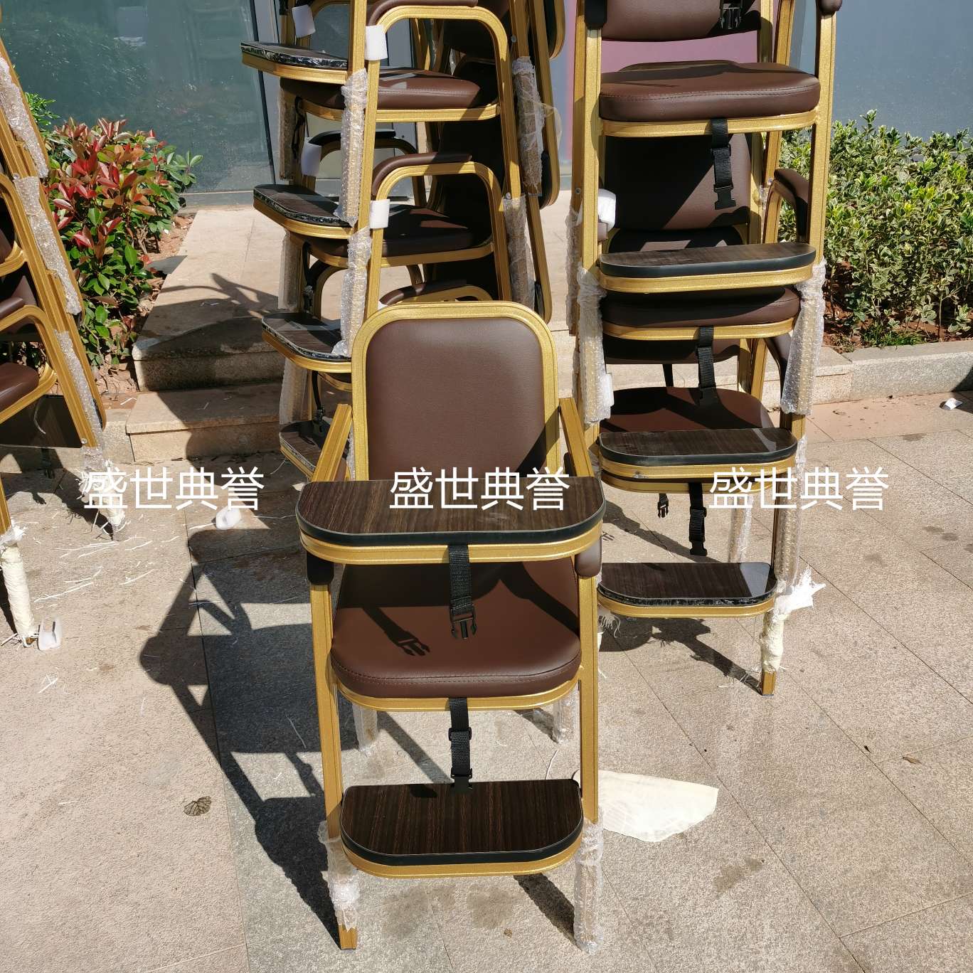 杭州国际宴会中心宝宝餐椅酒店宴会厅铝合金宝宝椅餐厅包厢儿童椅图