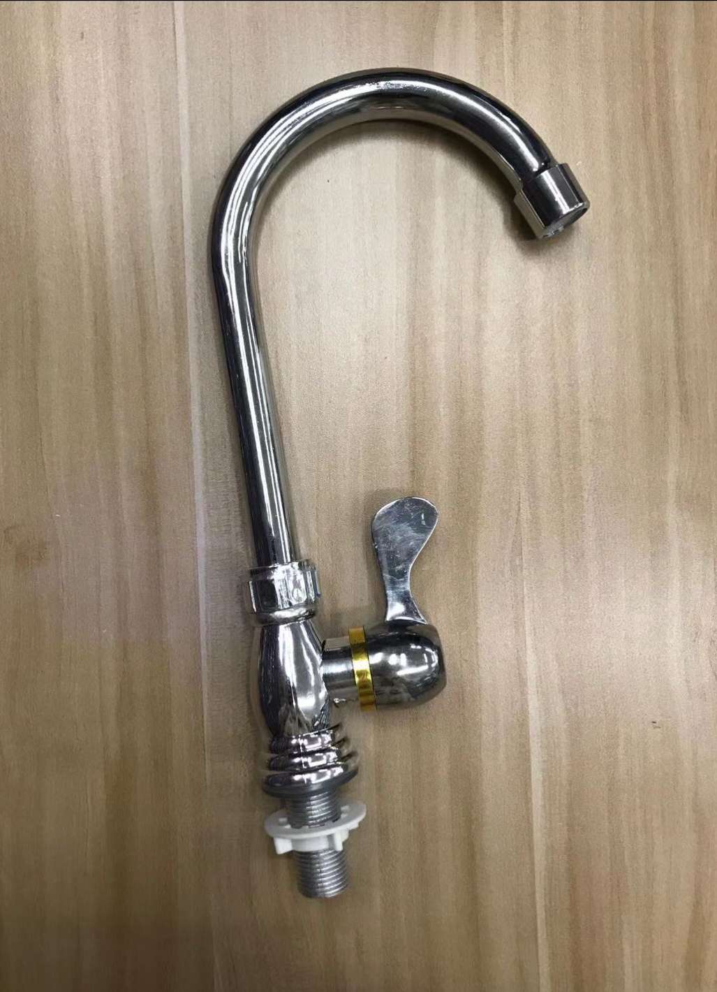 立式塑料电镀单冷厨房水龙头洗菜盆水槽水龙头万向水龙头面盆水龙头简单实用美观产品图