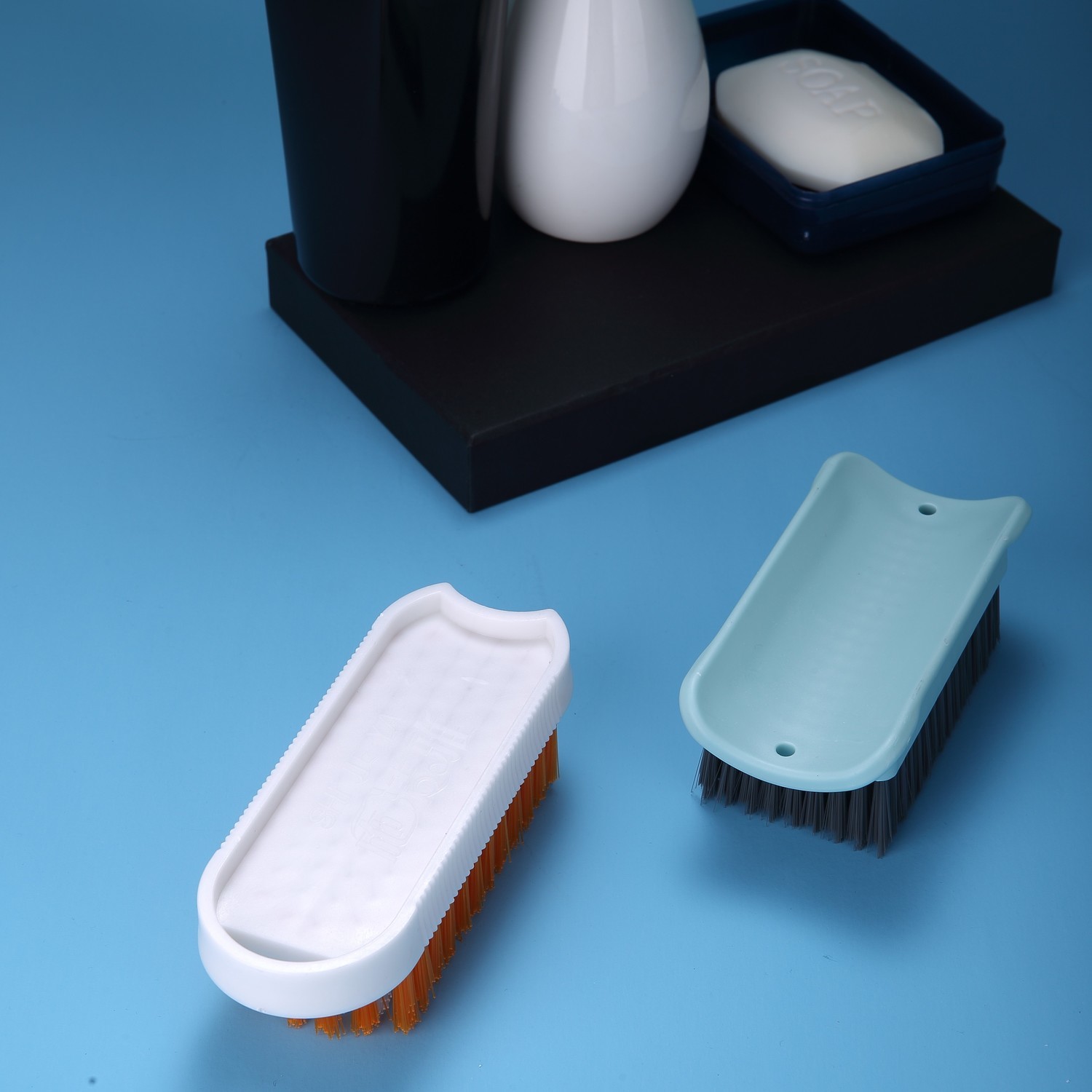Laundry brush with soft bristles, a special household shoe cleaning brush that does not damage shoes and clothes. Shoe cleaning brush board for hard bristles undefined