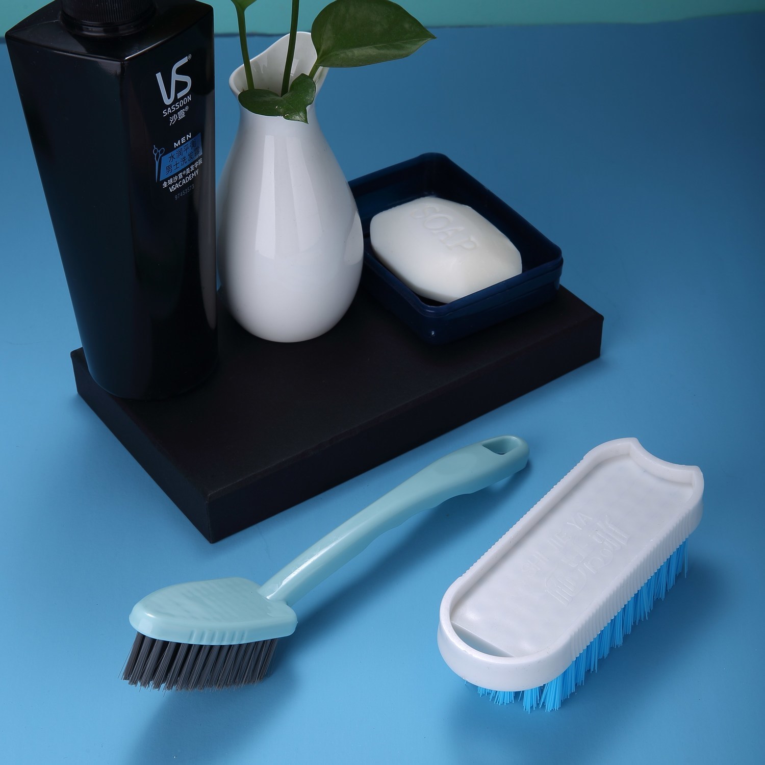 Laundry brush with soft bristles, a special household shoe cleaning brush that does not damage shoes and clothes. Shoe cleaning brush board for hard bristles undefined