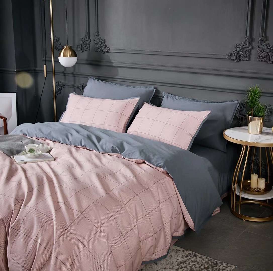 2020秋冬新品首发：采用21支双股精梳纱，使面料具有天然抗皱性，运用欧洲进口的钢针低速起毛机，四道起毛工艺，使绒面更加