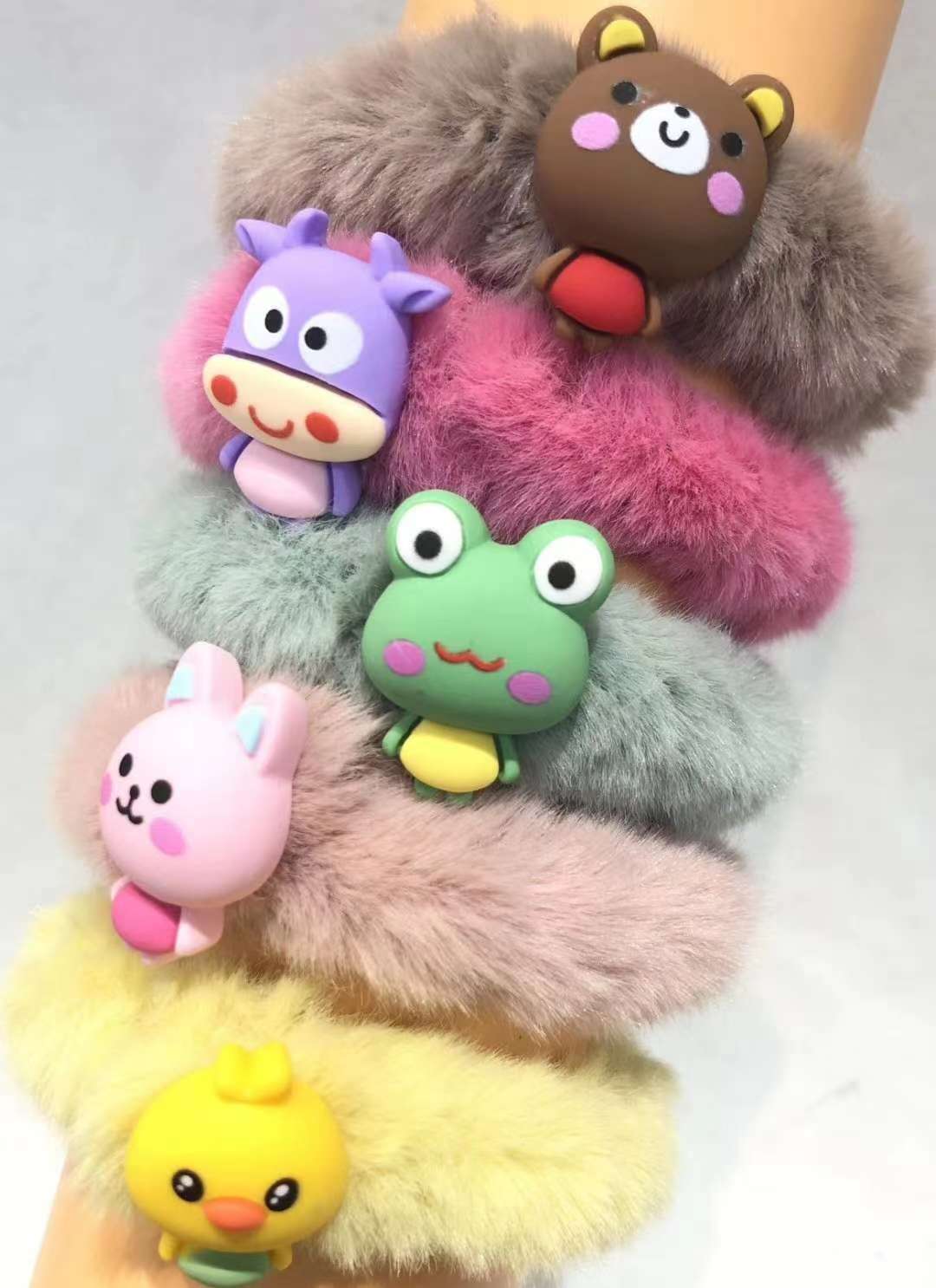 The latest South Korean version of the multicolor cartoon little Fur ring thumbnail