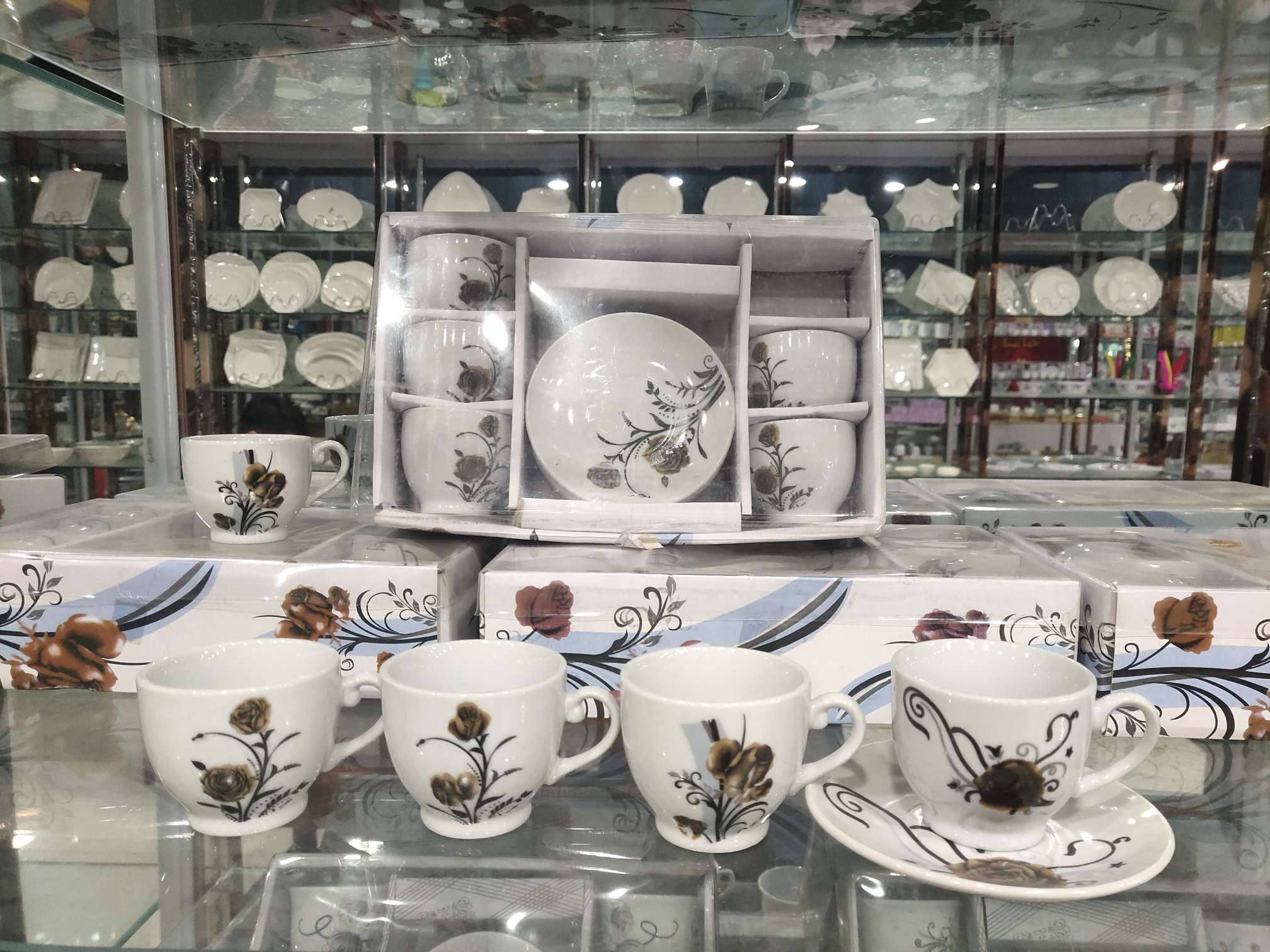 花卉陶瓷套装六杯六碟适用于家庭餐厅酒店