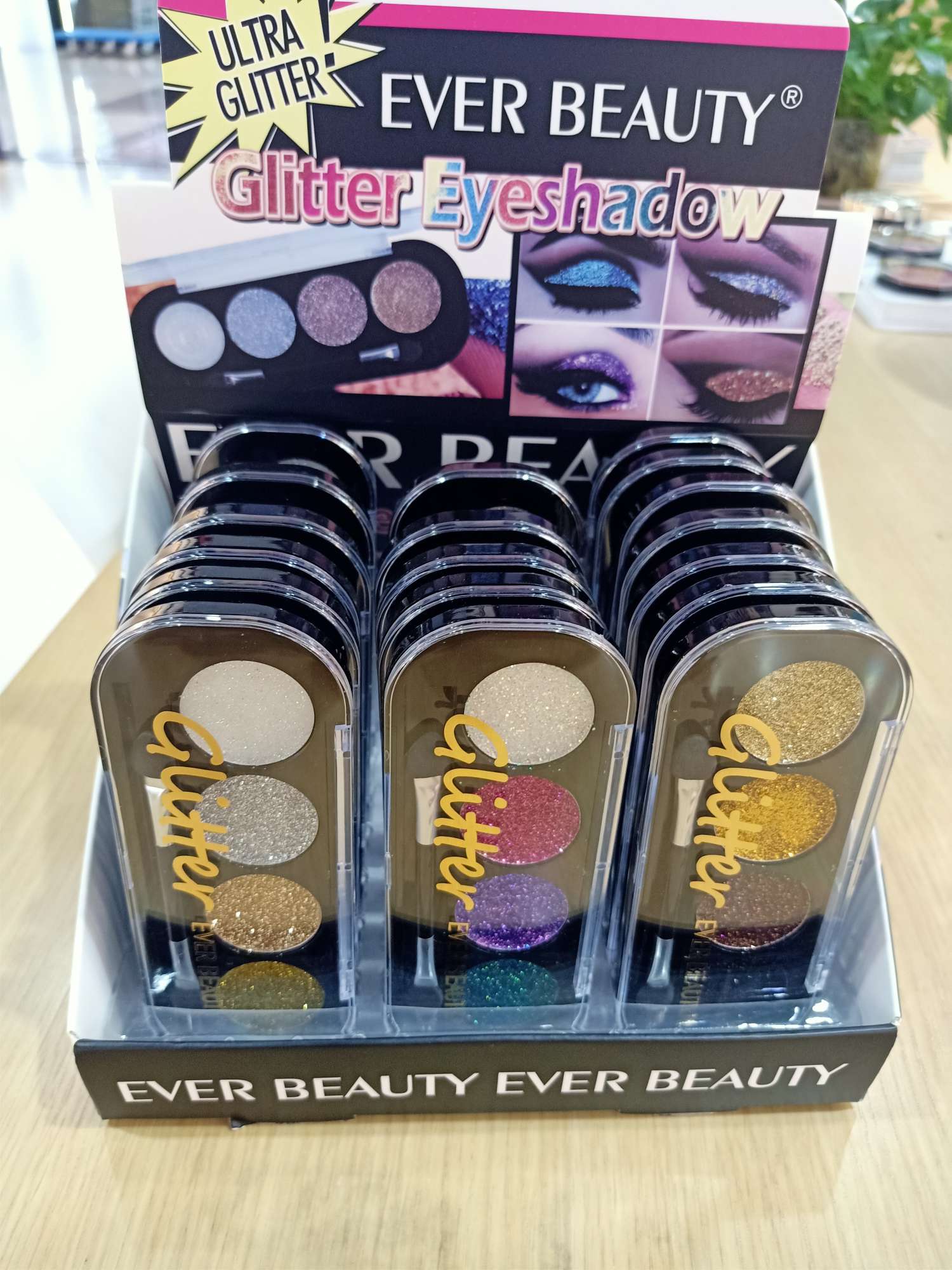 EVER BEAUTY Eyeshadow details Picture