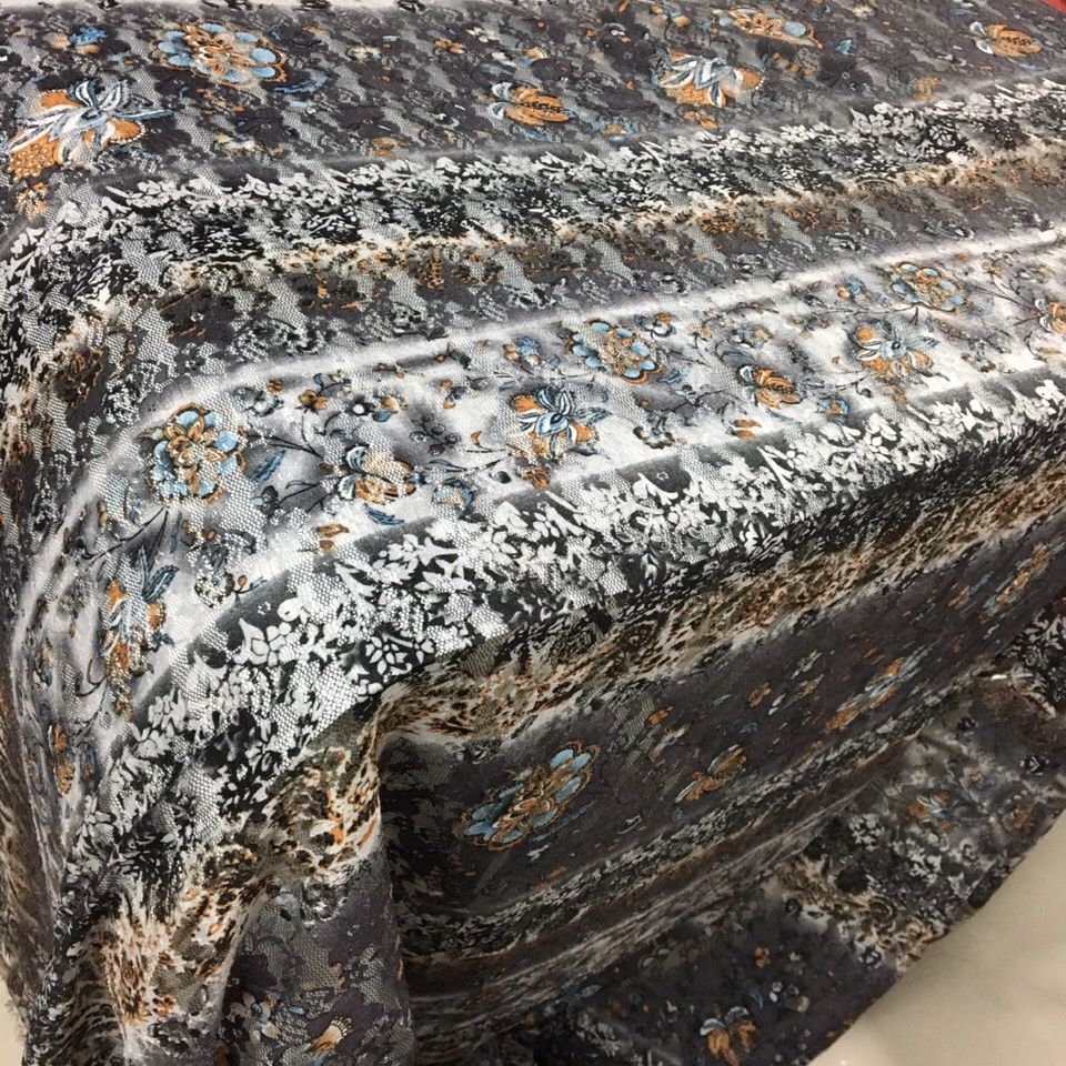 The lace printed fabric of the dress top is slightly elastic and translucent, so it needs to be lined with a scarf, a scarf and swimsuit accessories undefined