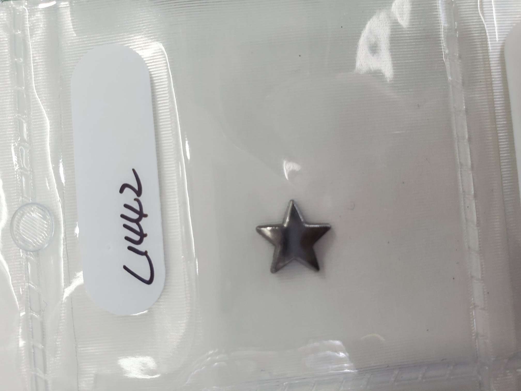 Alloy accessories, alloy hot stamping and decoration, c1439 alloy accessories are widely used in clothing, shoes, hats and accessories Application Scenario