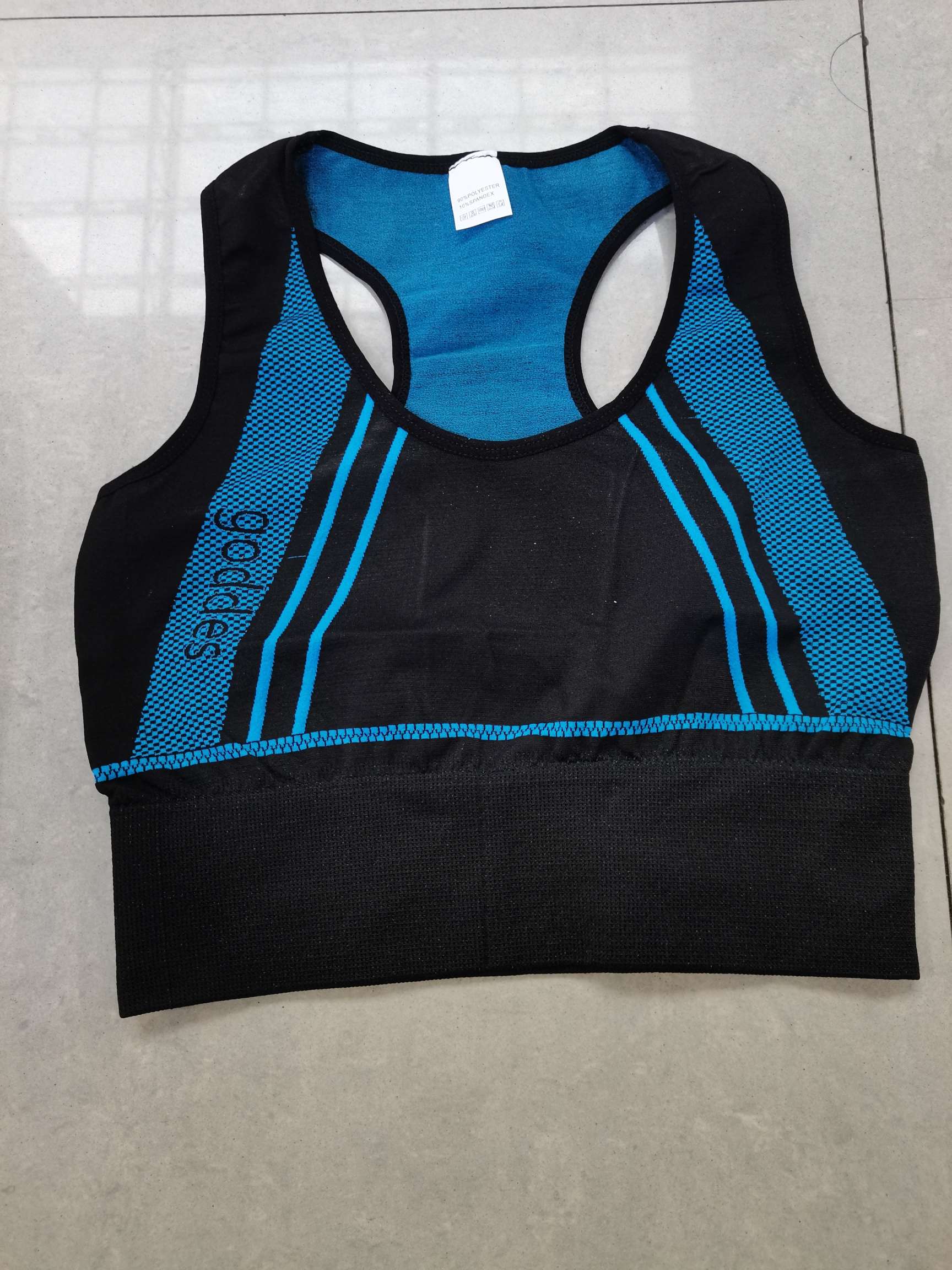 新款3分运动瑜伽服白底实物图