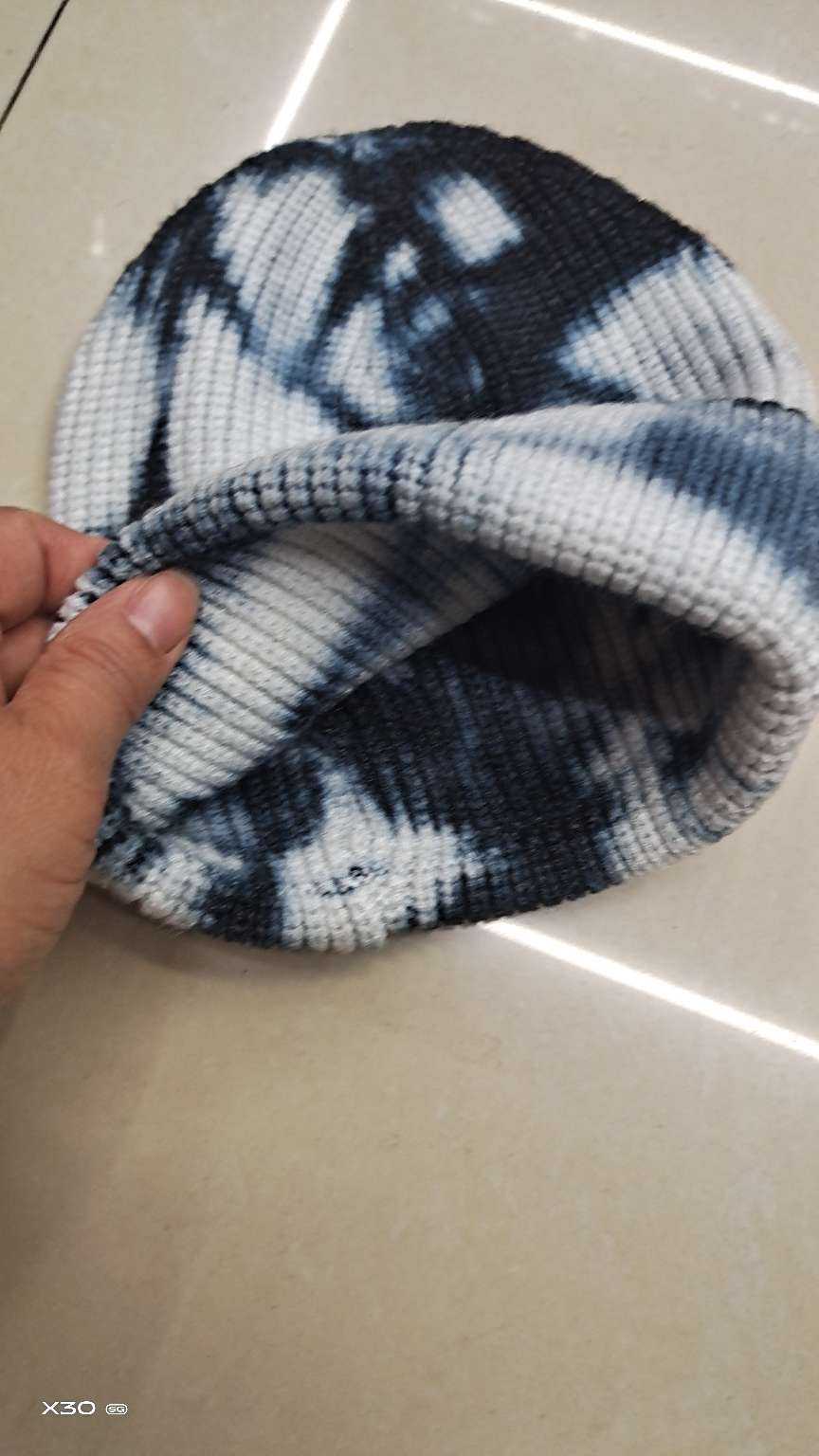 Tie-dyed woolen cap details Picture