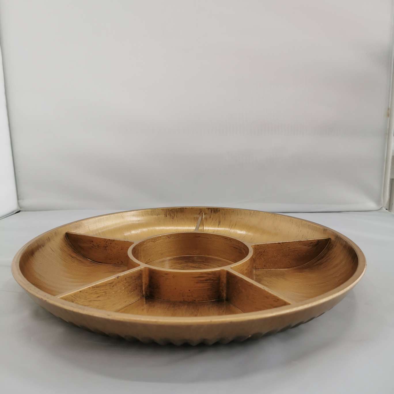 12-inch round 6-compartment candy and snack plate storage plate undefined
