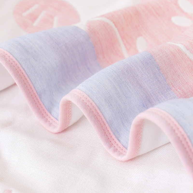 六层纯棉断染提花童被白底实物图