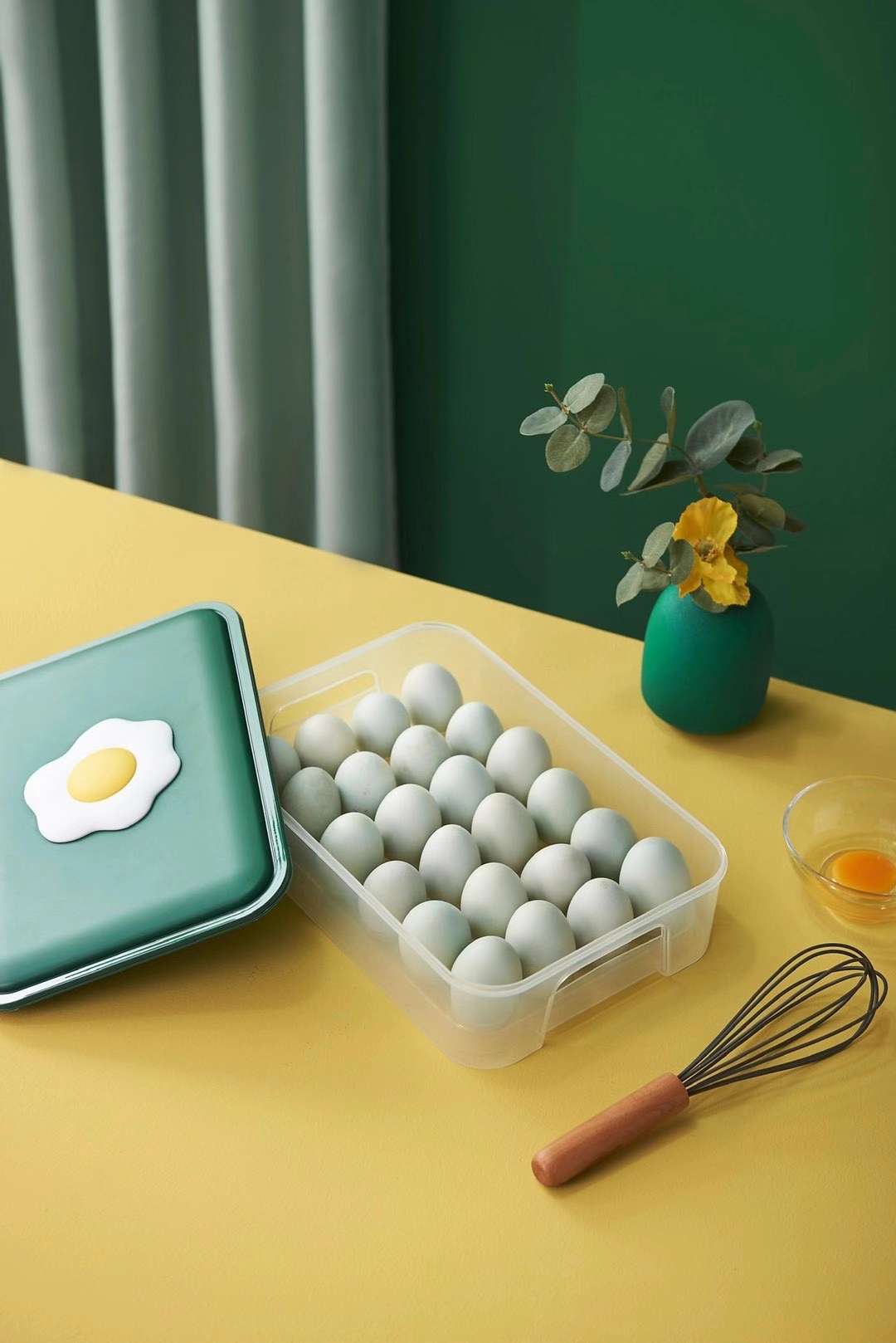 鸡蛋食品保鲜盒白底实物图