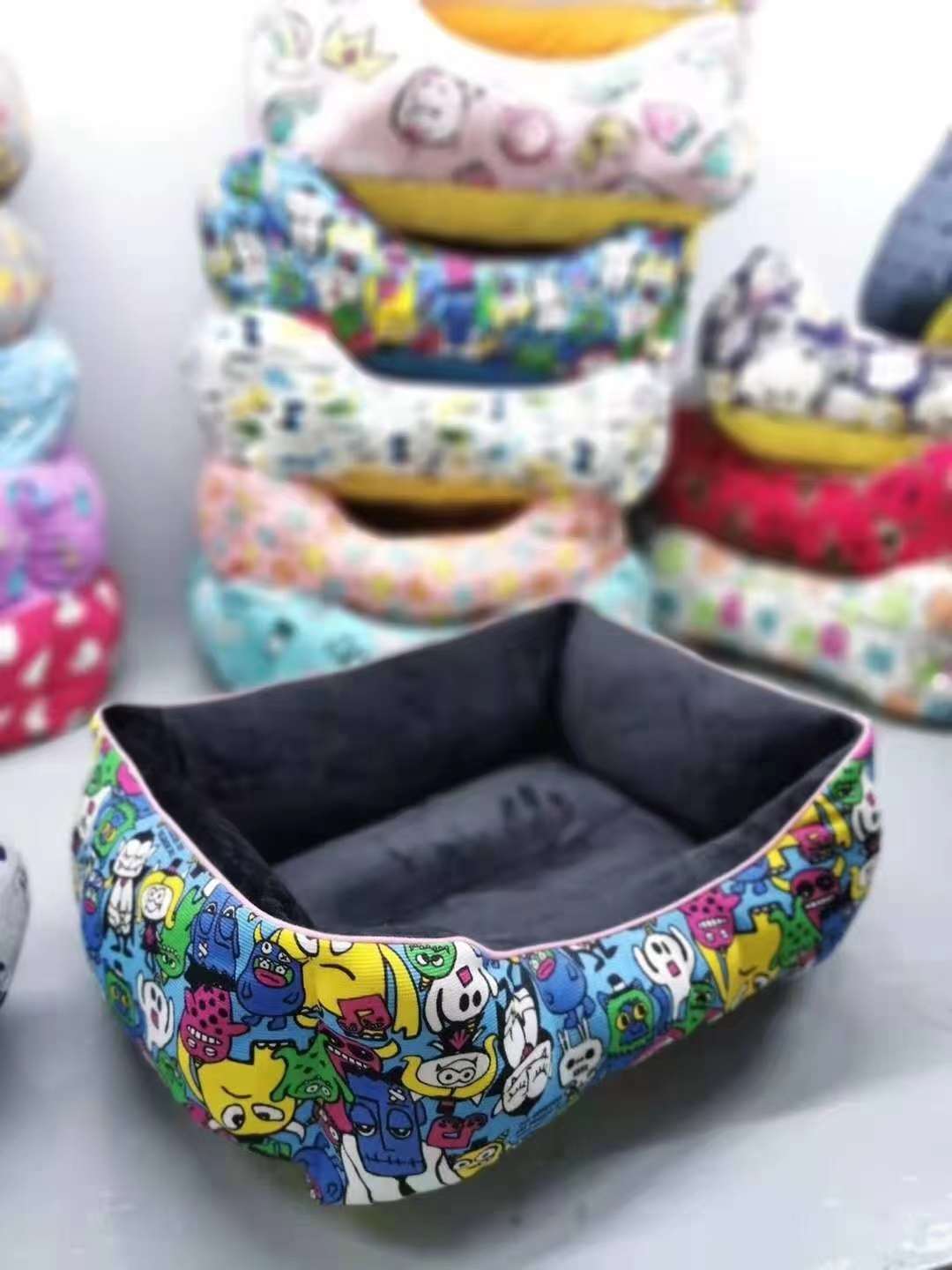 🔥 一款好看又温暖的狗窝[爱心]三个花色，质量超级好！双面都可以使用，千万不要错过哦！！划重点！！！