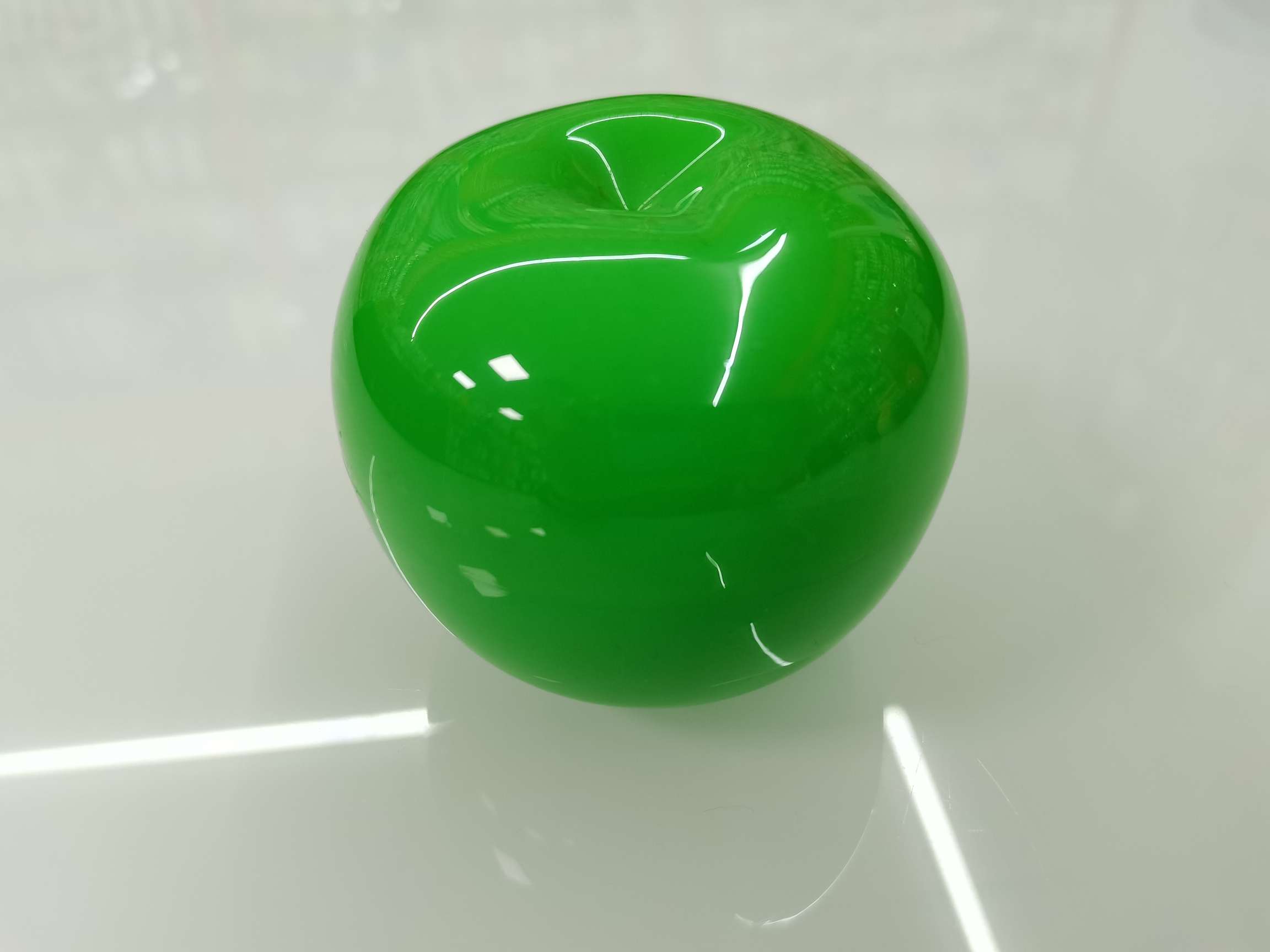 Green apple cosmetic package thumbnail