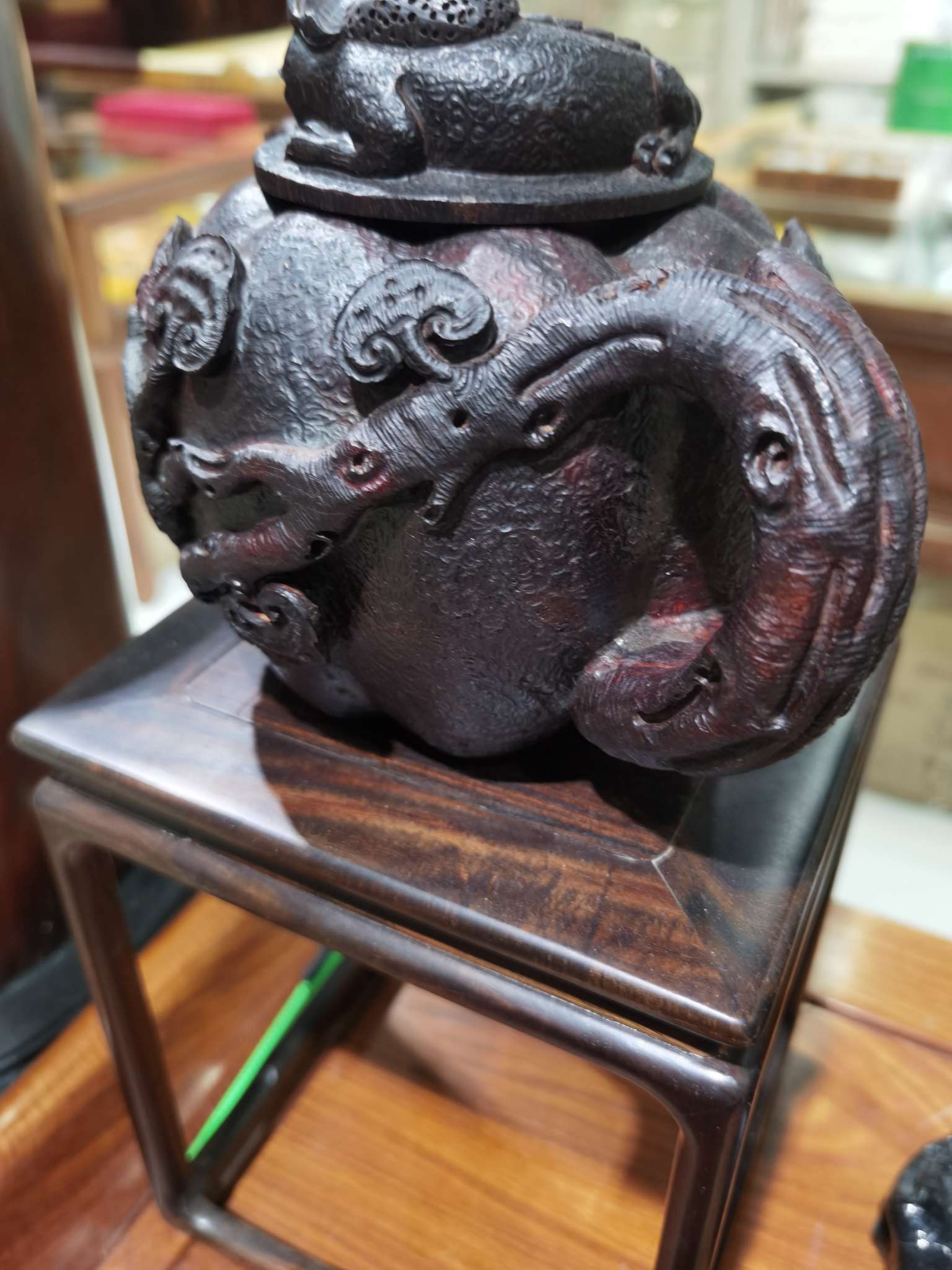 沉香/玻璃酒杯/木制工艺品细节图