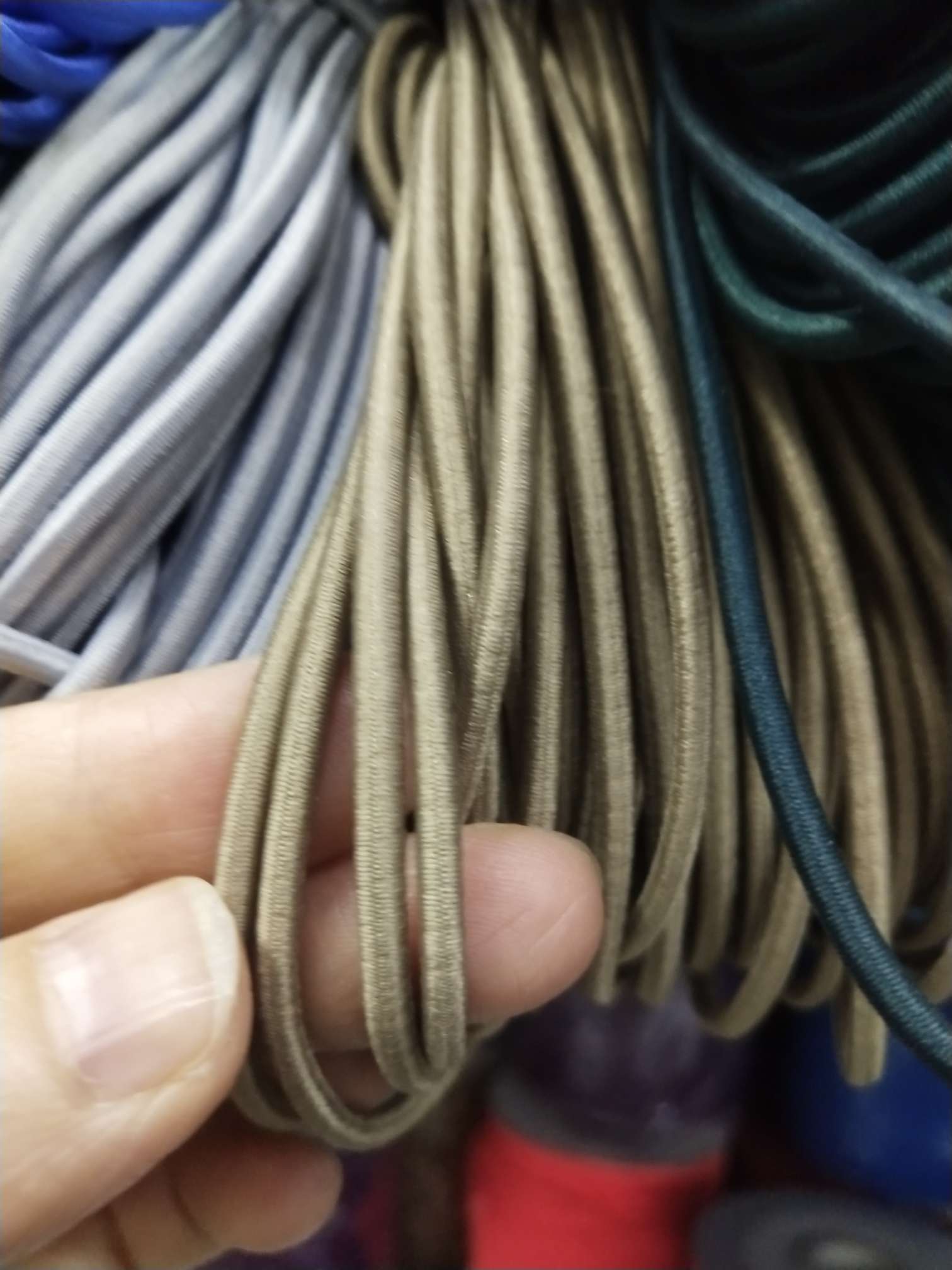 Round And Tight, Color 200 Colors, 2.5Mm, 3.0Mm Item Picture