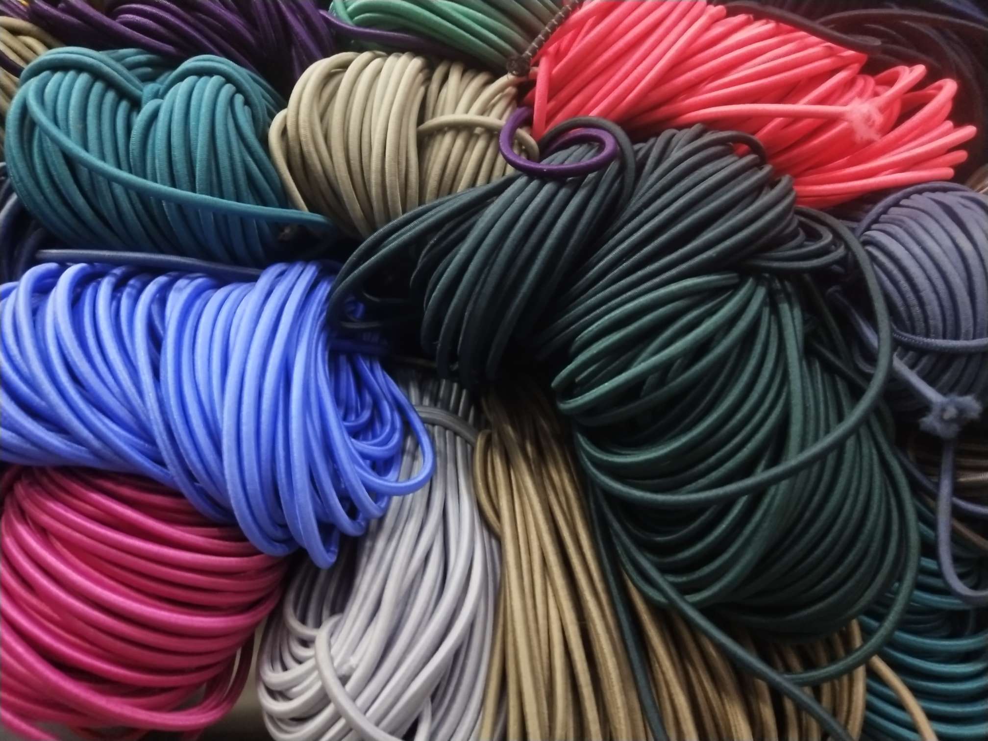 Round And Tight, Color 200 Colors, 2.5Mm, 3.0Mm Specification drawing