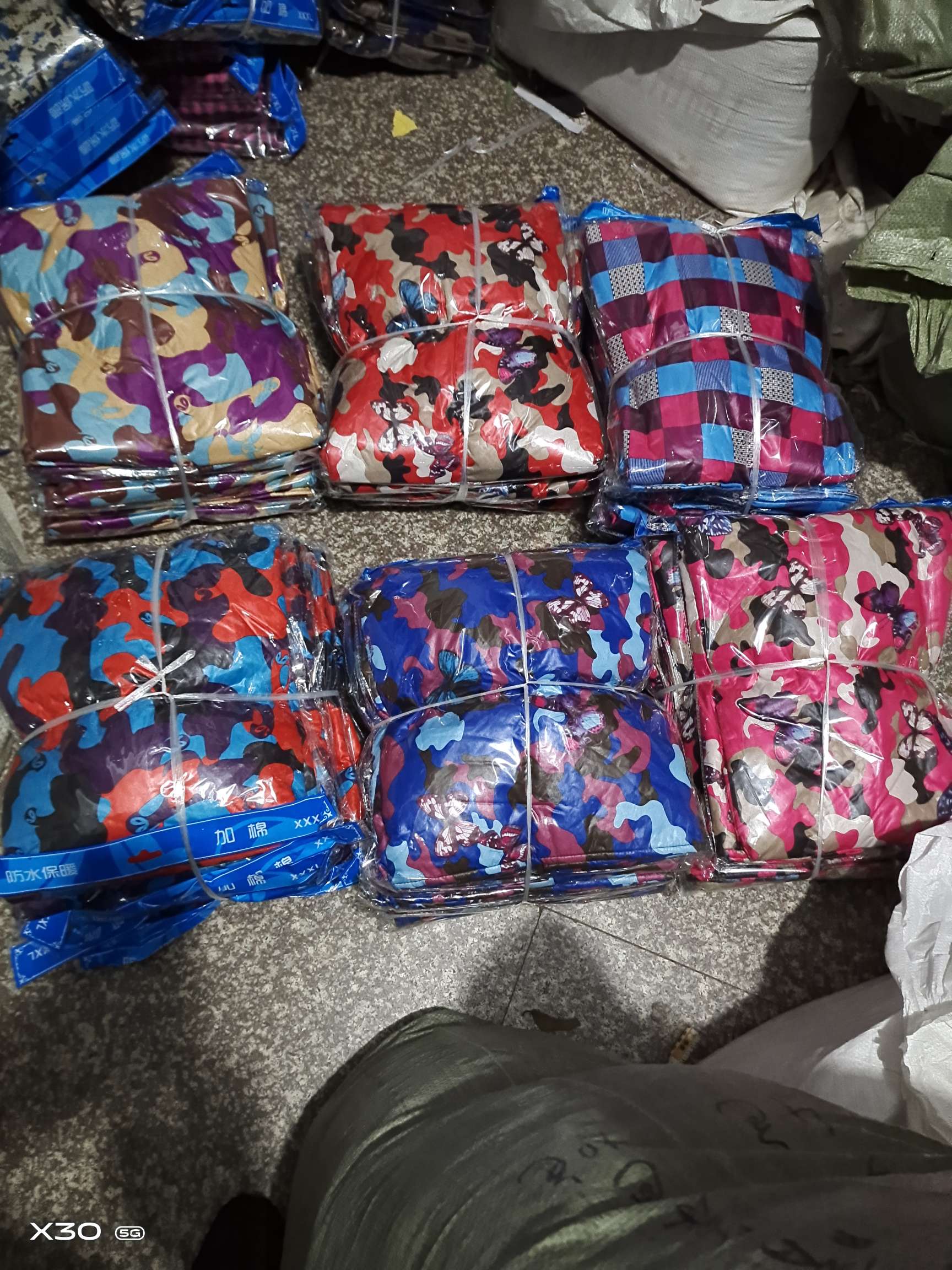 防水加绒衣服产品图