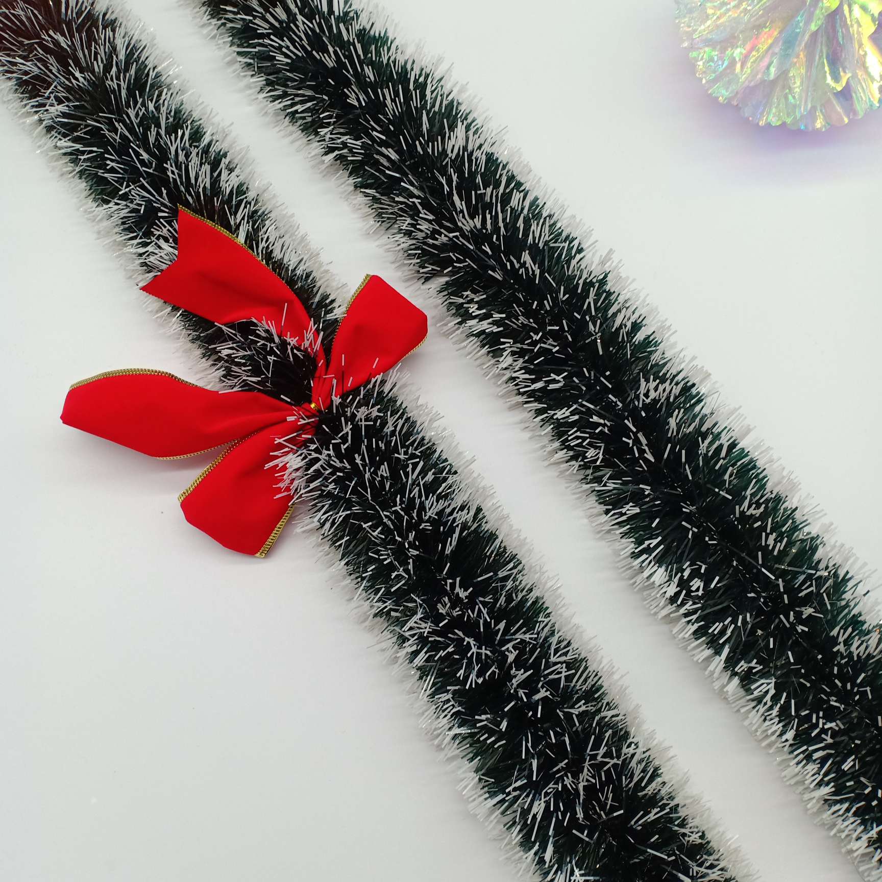 Decoraciones navideñas de tiras de color festivo