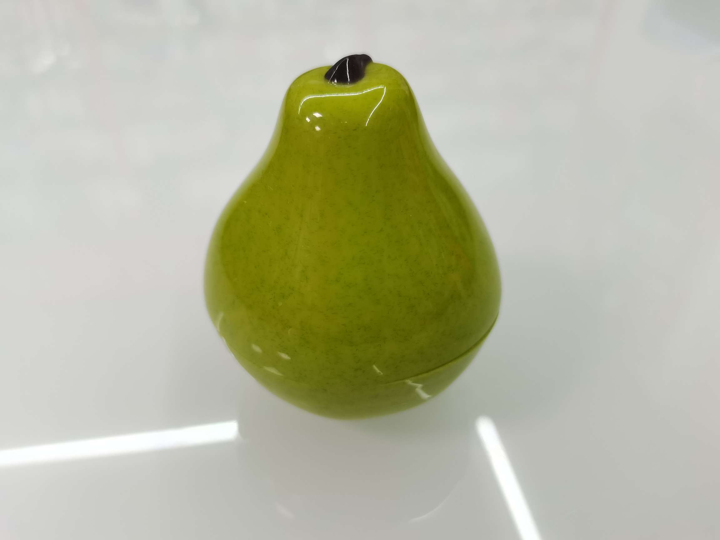 Pear-shaped cosmetic packaging materials