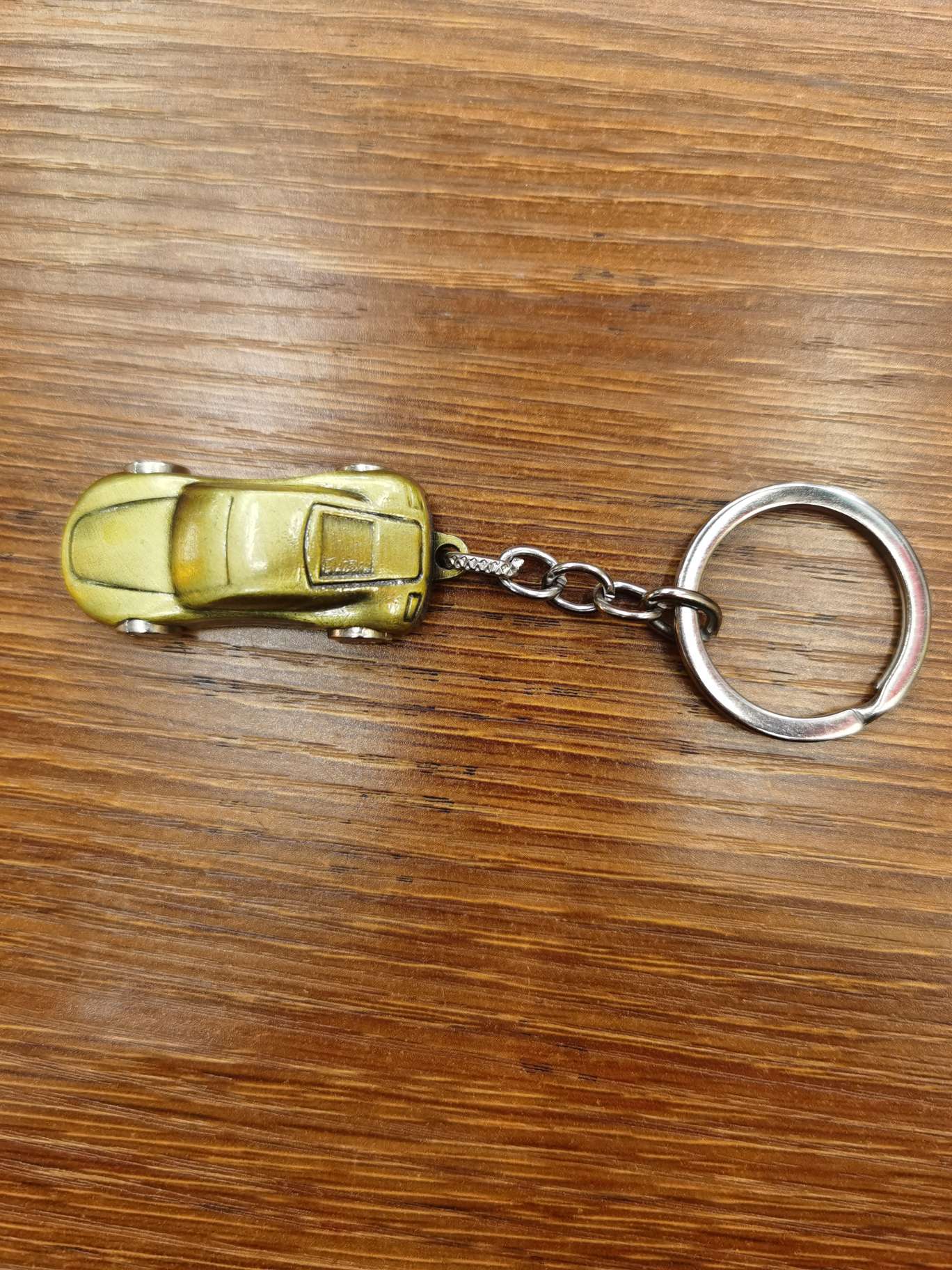 轿车金属挂件
