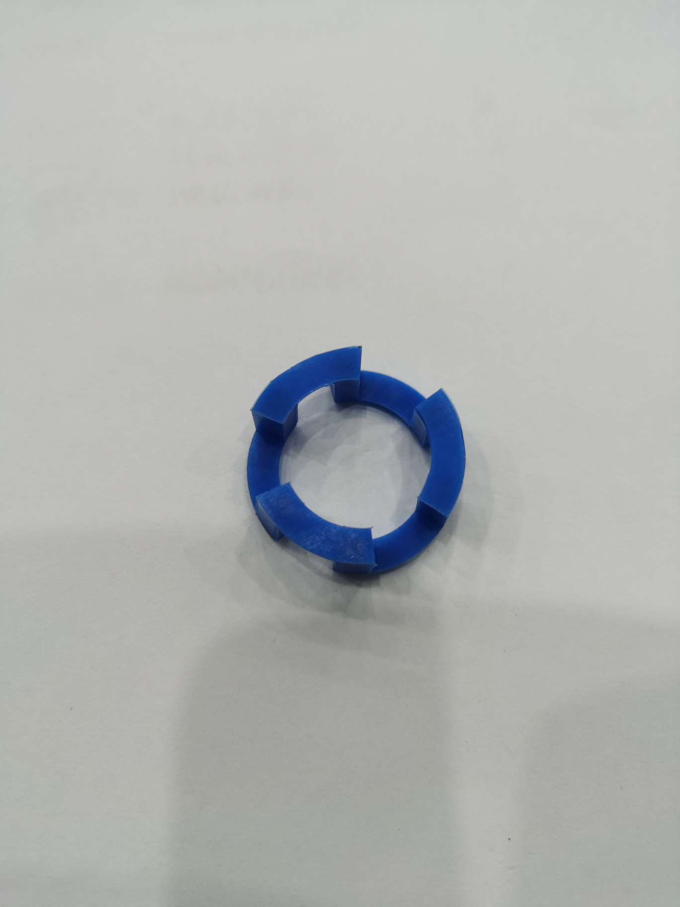 The rubber ring is connected to the motor, and the rubber ball is connected to the Zhongjie motor