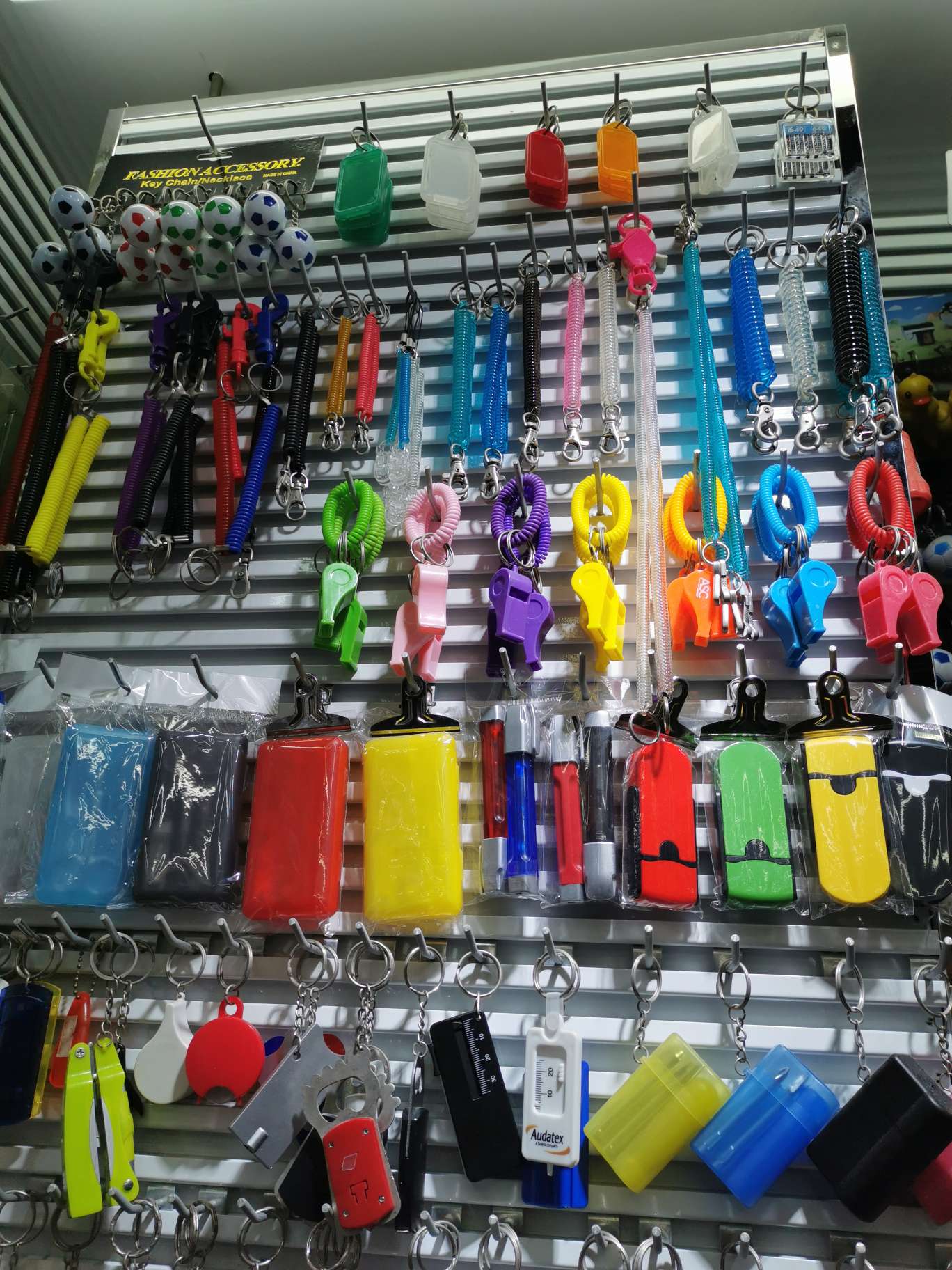 本店有外出携带方便牛奶粉盒药丸盒分层七彩色漂亮，欢迎新老客人线上与线下来定购。详情图8