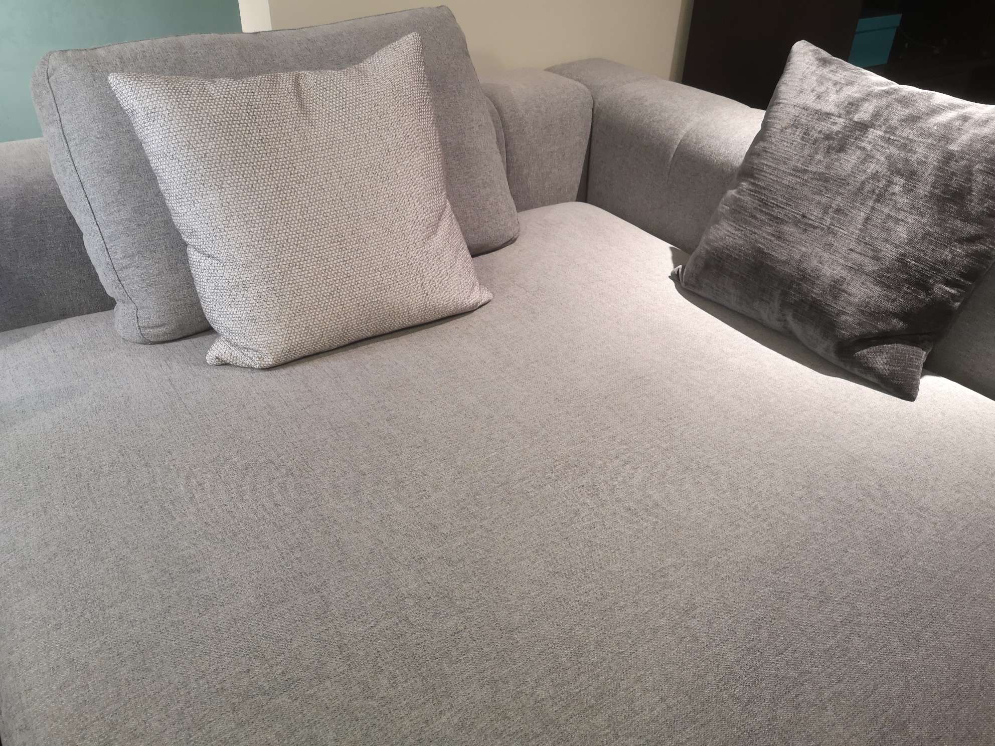 The Hemuju Napa genuine leather imported knitted fabric minimalist, elegant and light luxury style combination sofa is available in various colors Specification image