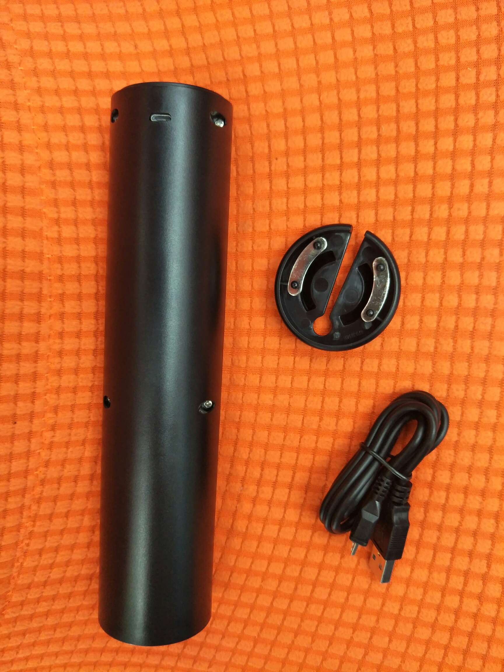 Plastic Charging Bottle Opener details Picture