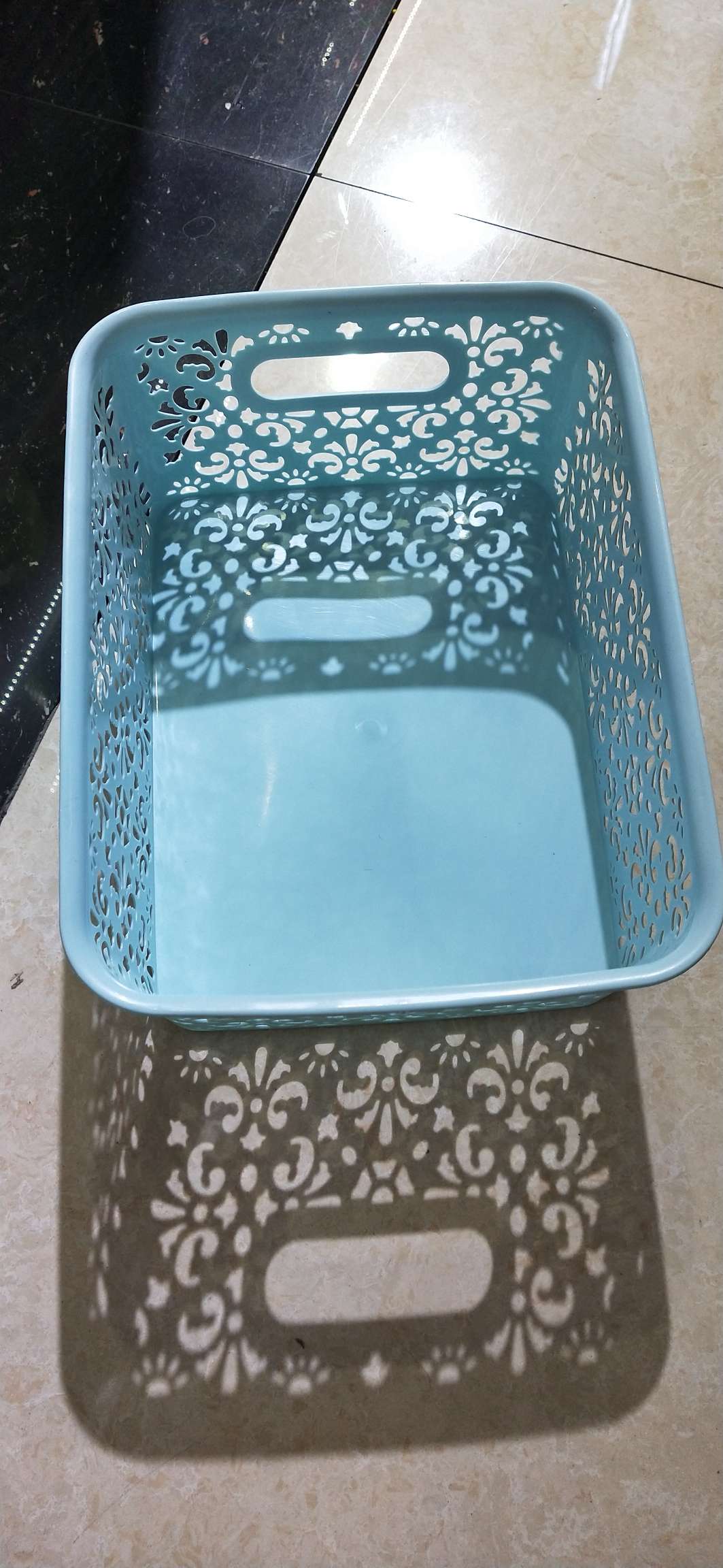 LC204 Storage basket
