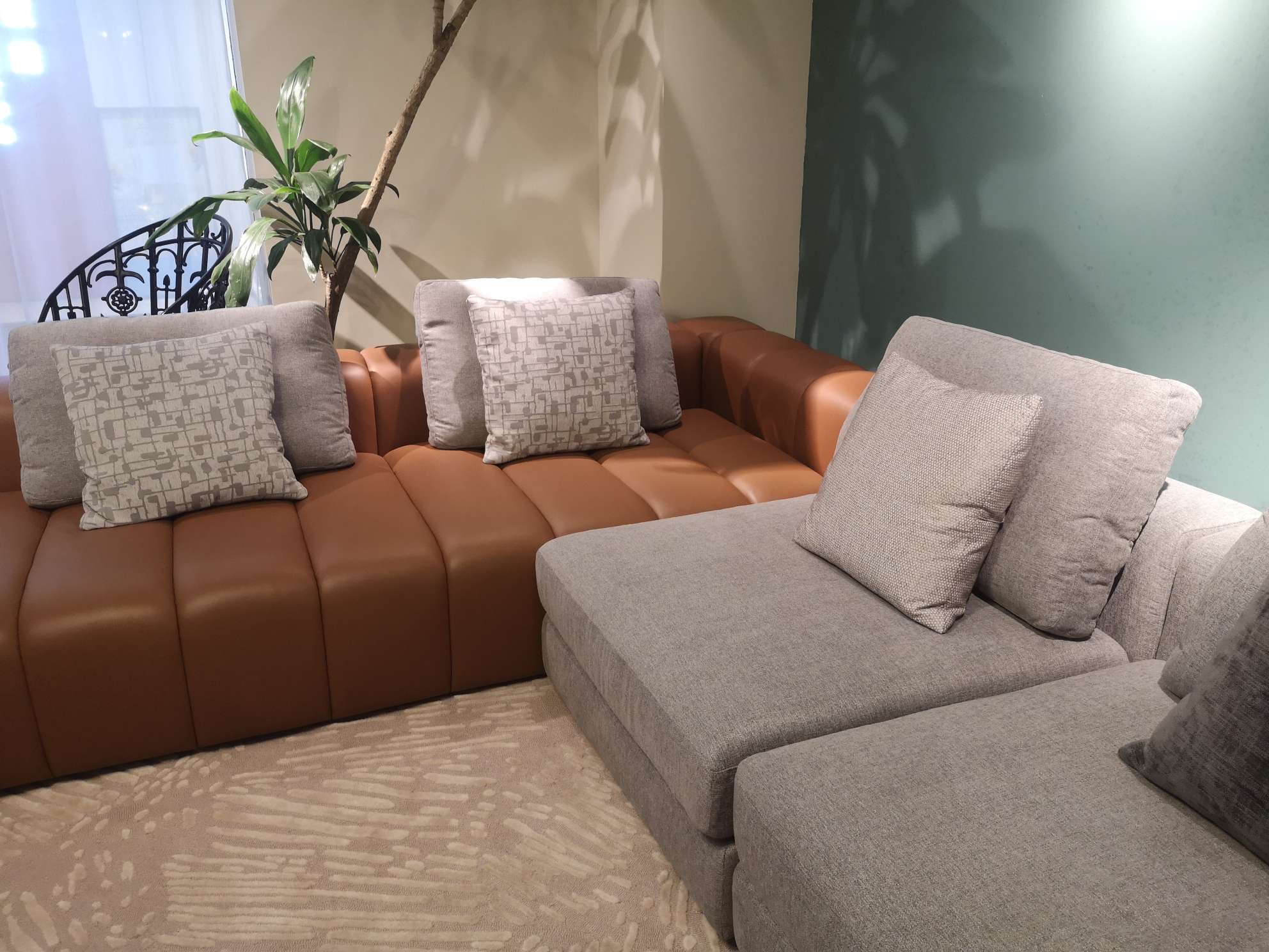 The Hemuju Napa genuine leather imported knitted fabric minimalist, elegant and light luxury style combination sofa is available in various colors details Picture