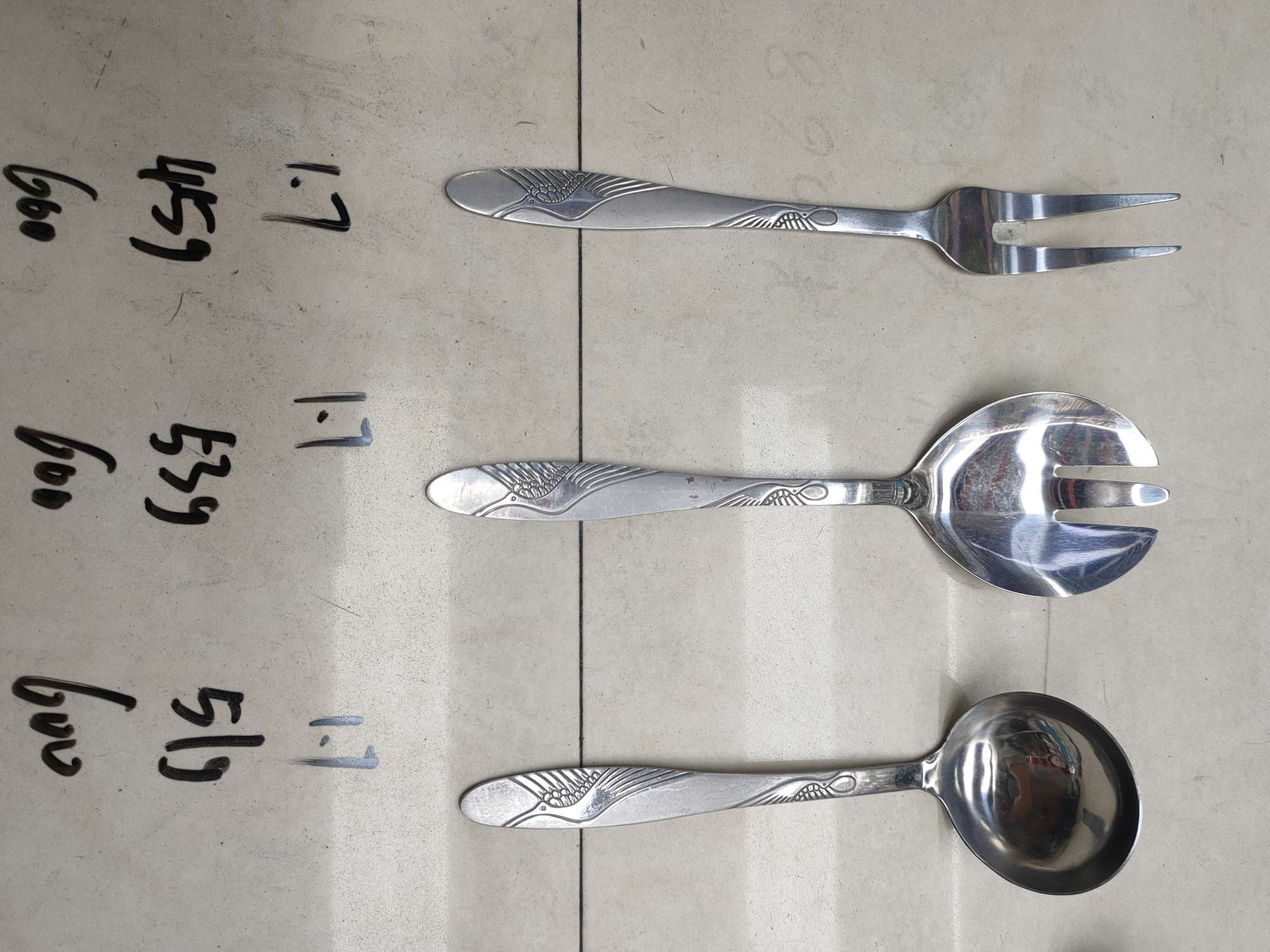 Pequeña cáscara de sopa de grulla
