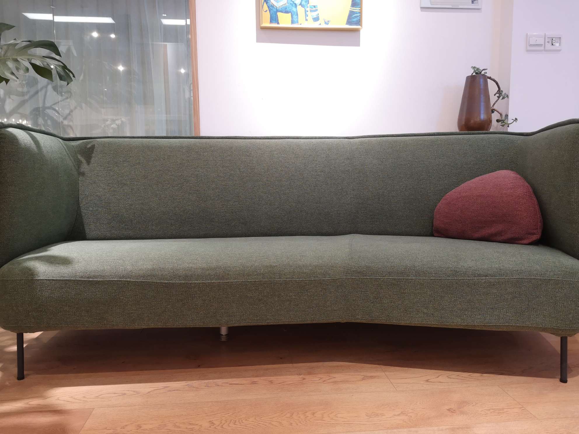 Hong Kong red apple three people sit cloth art leisure sofa dark green thumbnail