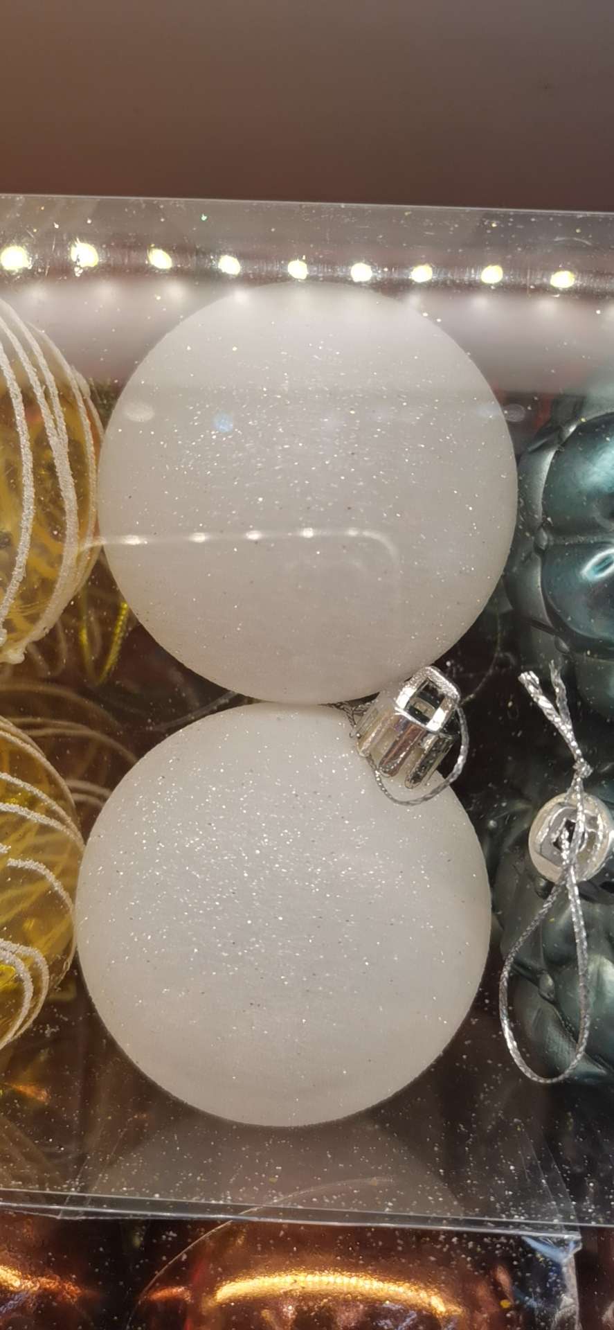 白色粉球，各尺寸都有