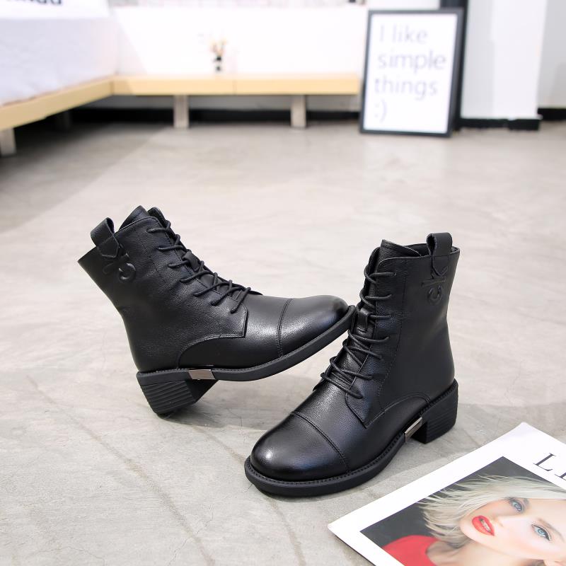 Winter leather ankle boots, Dr. Martens boots, women's ankle boots details Picture