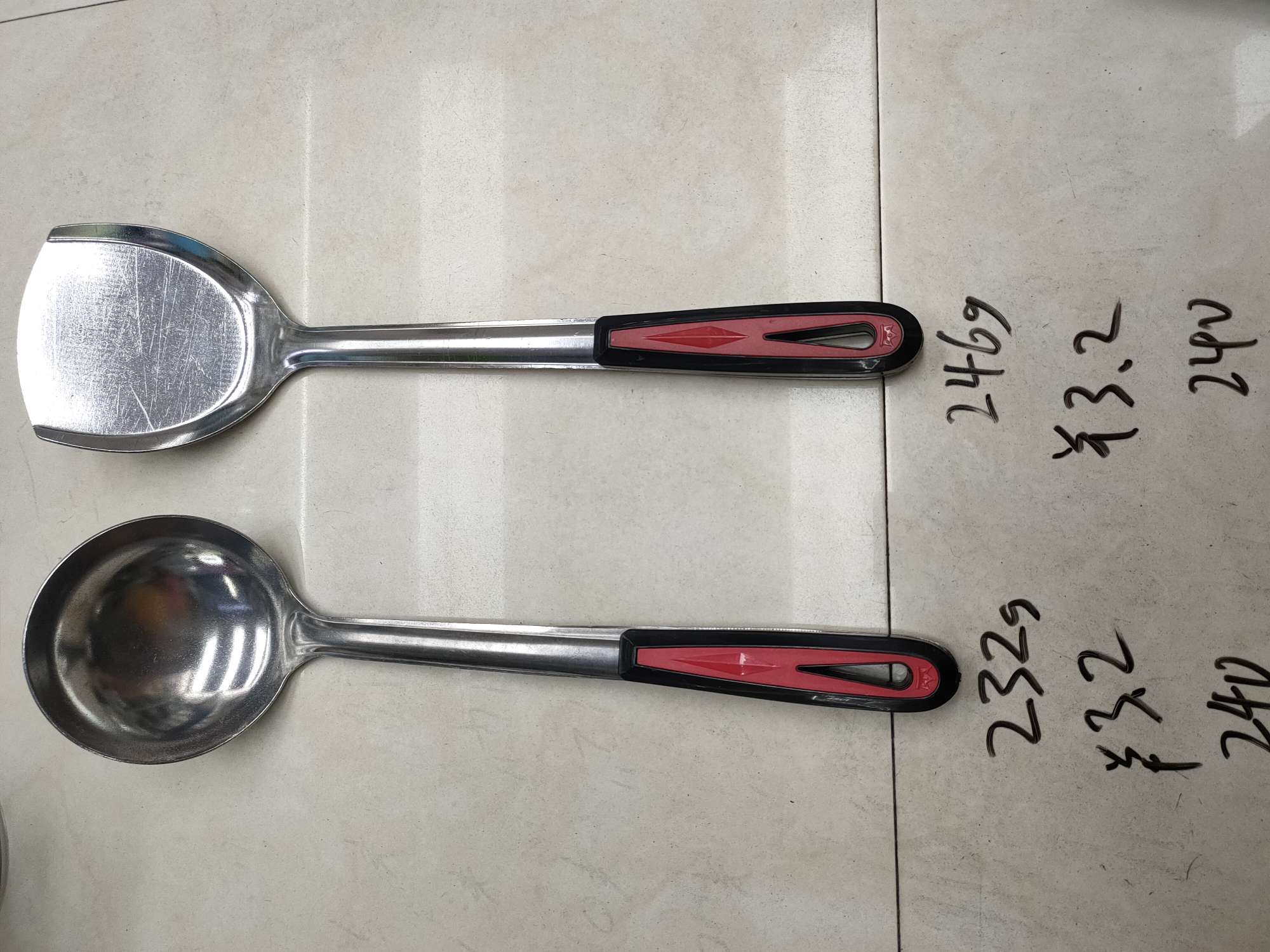2 cent. cuchara de sopa corona grande, pala