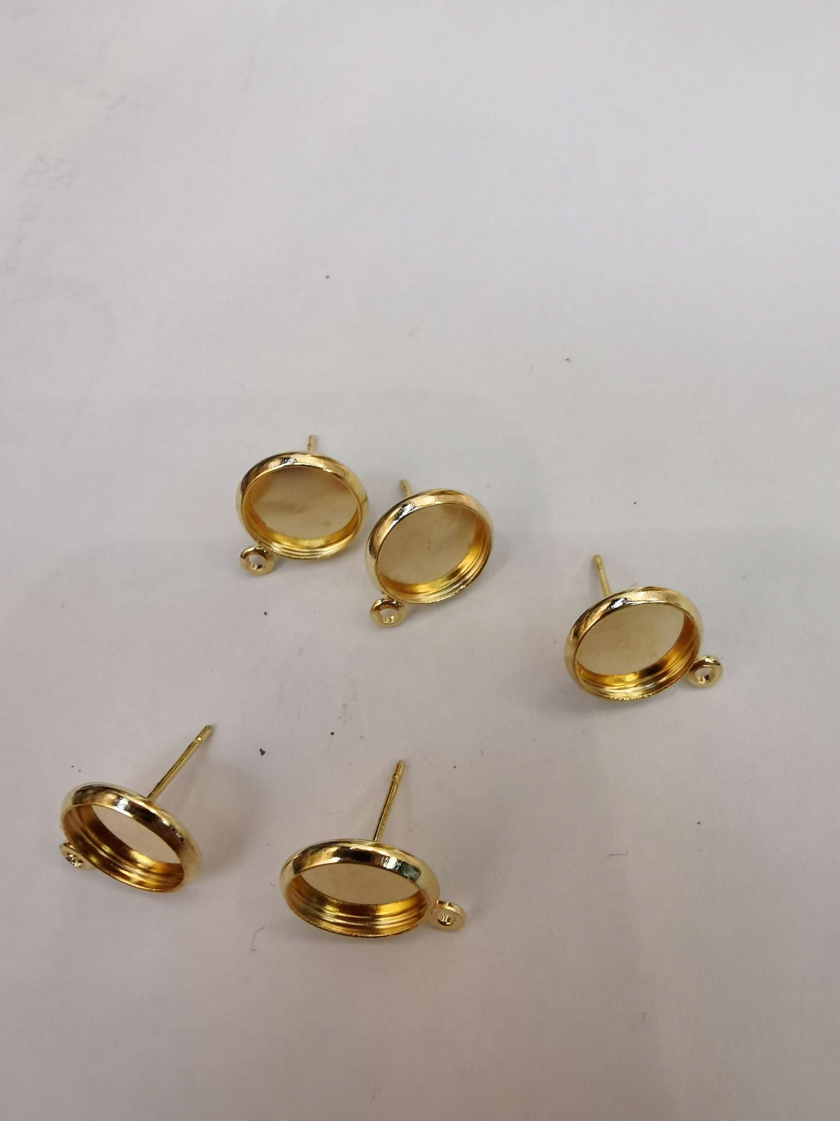 Factory direct sales of wrought iron pressed earrings, pendants, rough accessories, jewelry accessories, hot sales, Internet celebrity bestsellers, Korean version silver needle color-preserving earrings, stud base, 🌸