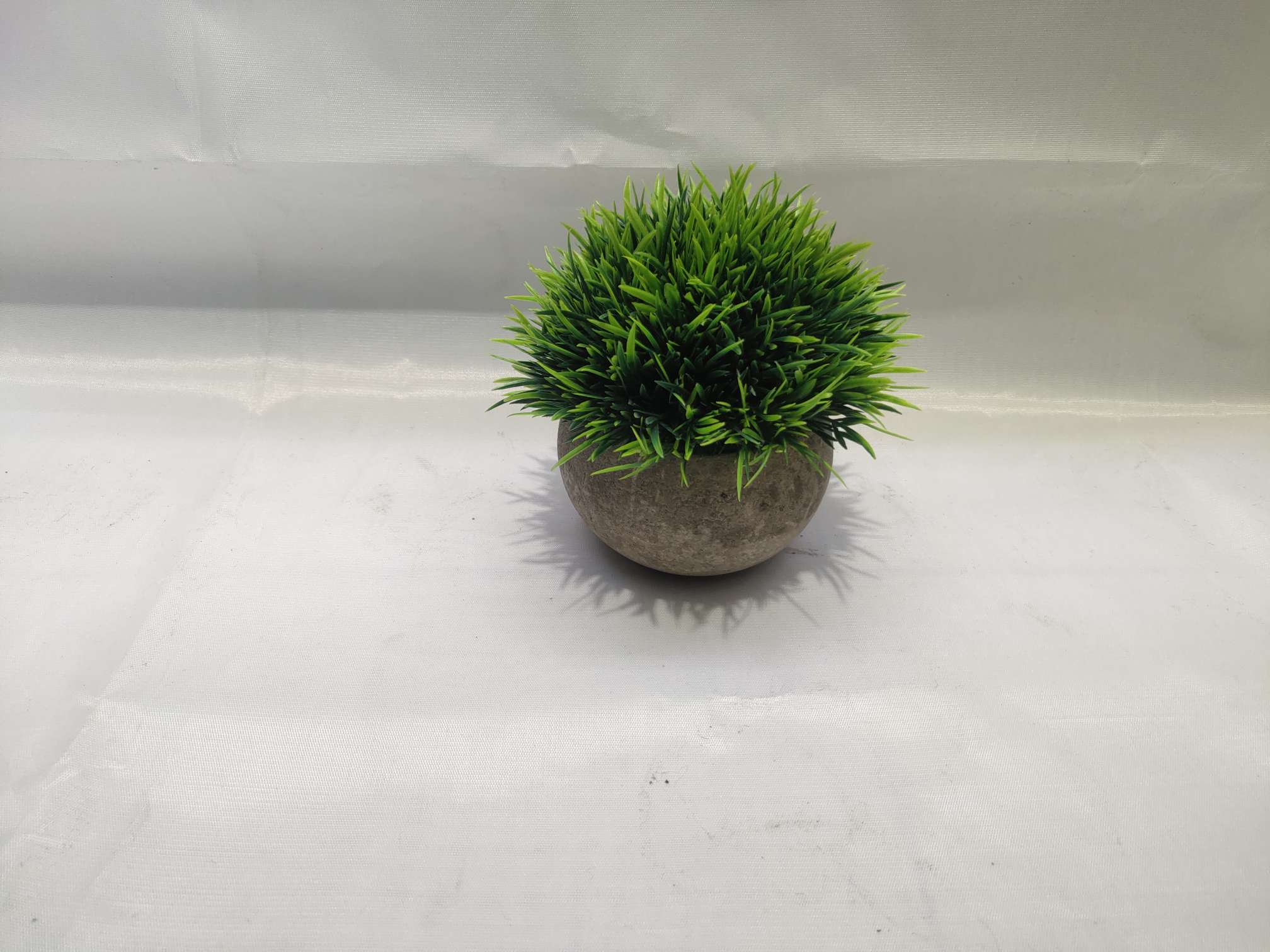 Artificial plant small potted plants, Nordic Guest artificial flower decorative bonsai, dining table and coffee table, artificial flower ornaments, green plant decorations details Picture