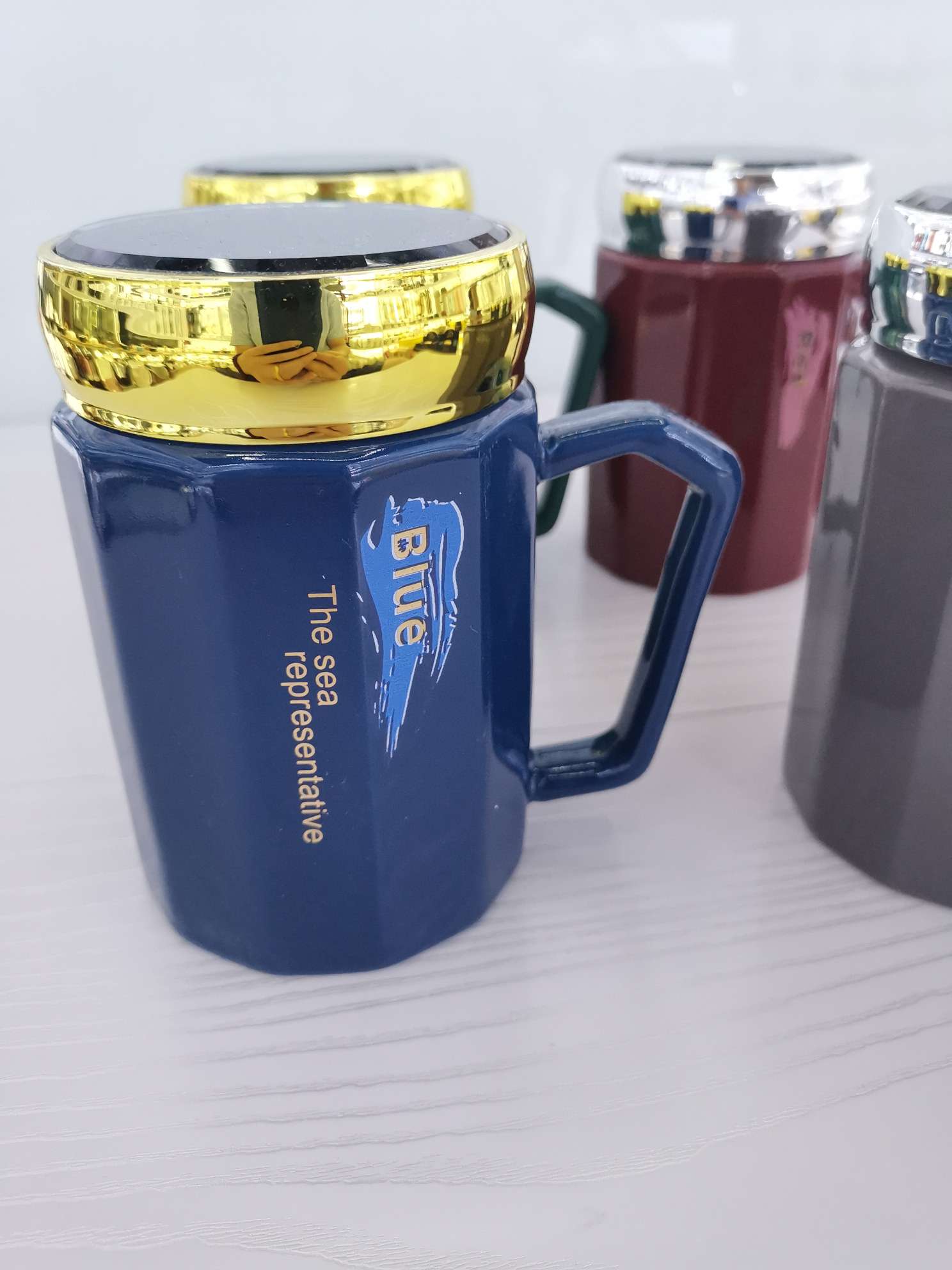 High-end ceramic cup with lid Item Picture